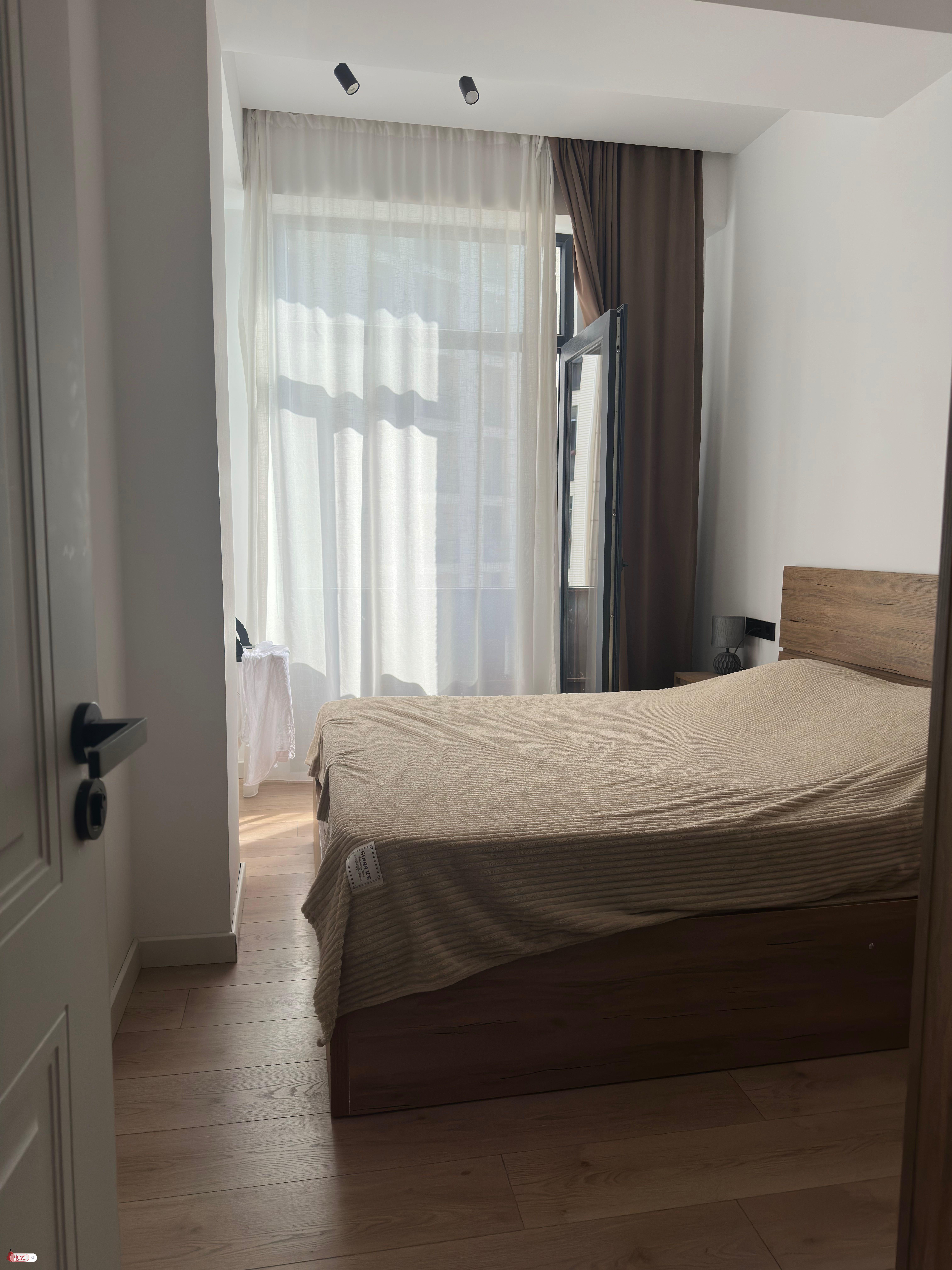 იყიდება ახალი გარემონტებული 3 ოთახიანი ბინა