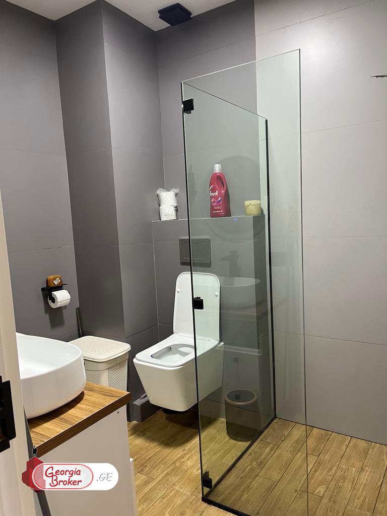 იყიდება ახალი გარემონტებული 3 ოთახიანი ბინა