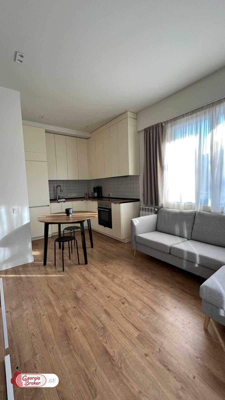 იყიდება ახალი გარემონტებული 2 ოთახიანი ბინა