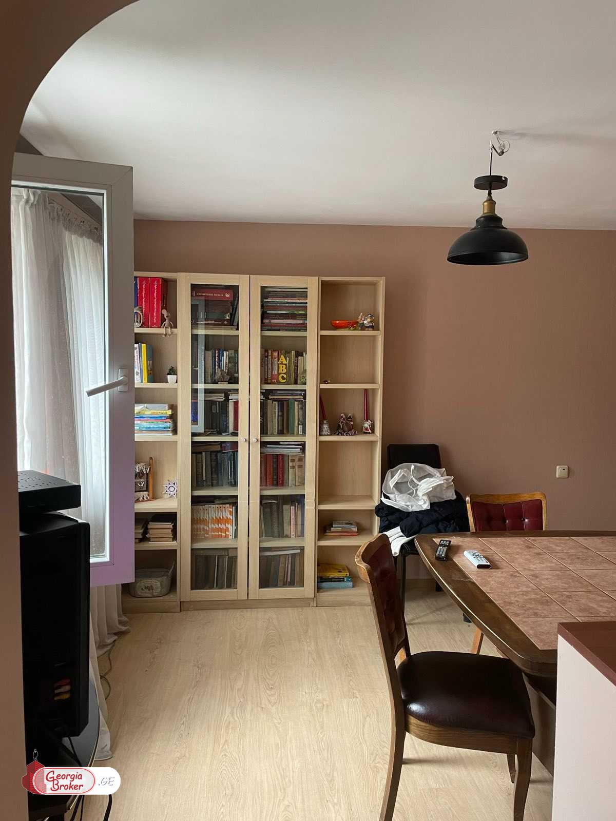 იყიდება ახალი გარემონტებული 4 ოთახიანი ბინა