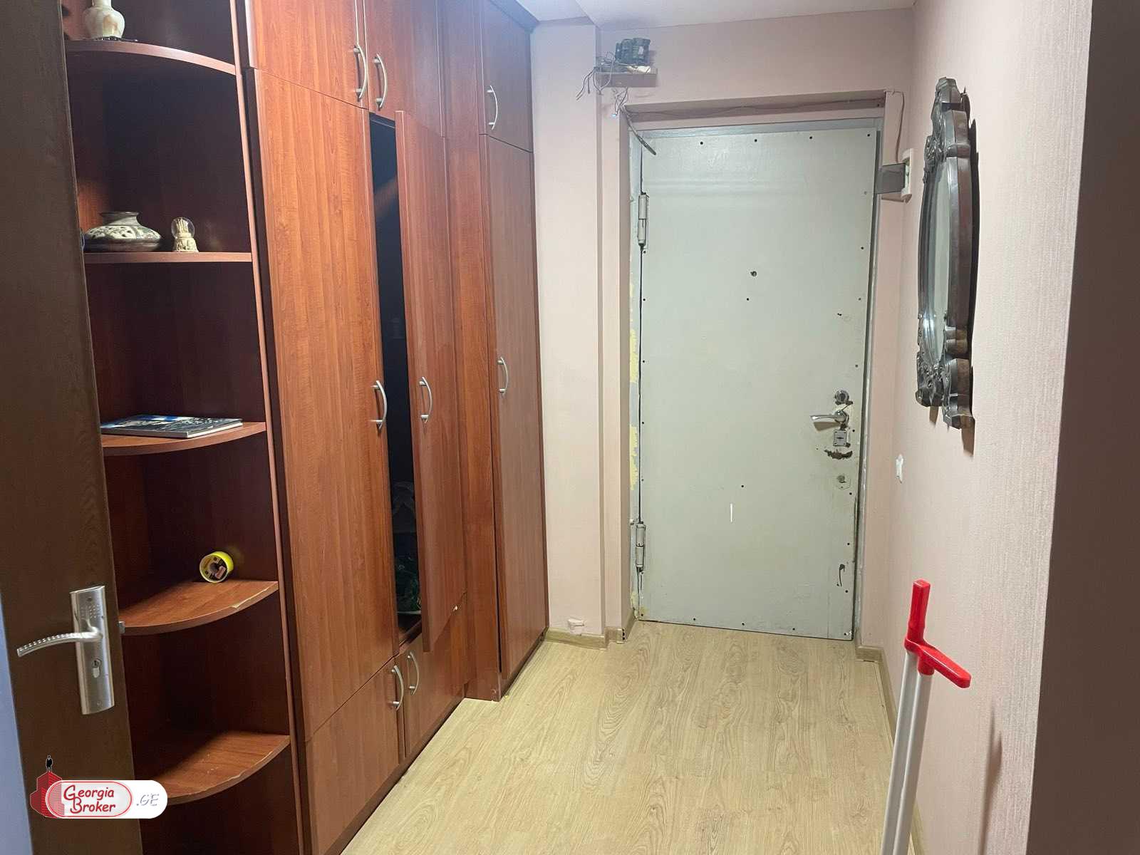 იყიდება ახალი გარემონტებული 4 ოთახიანი ბინა