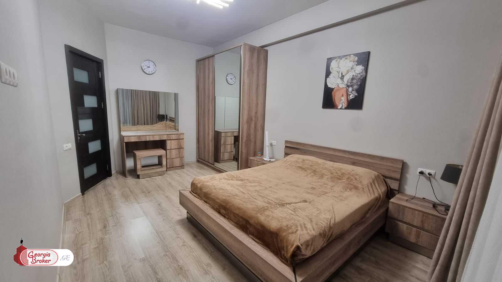 იყიდება ახალი გარემონტებული 3 ოთახიანი ბინა