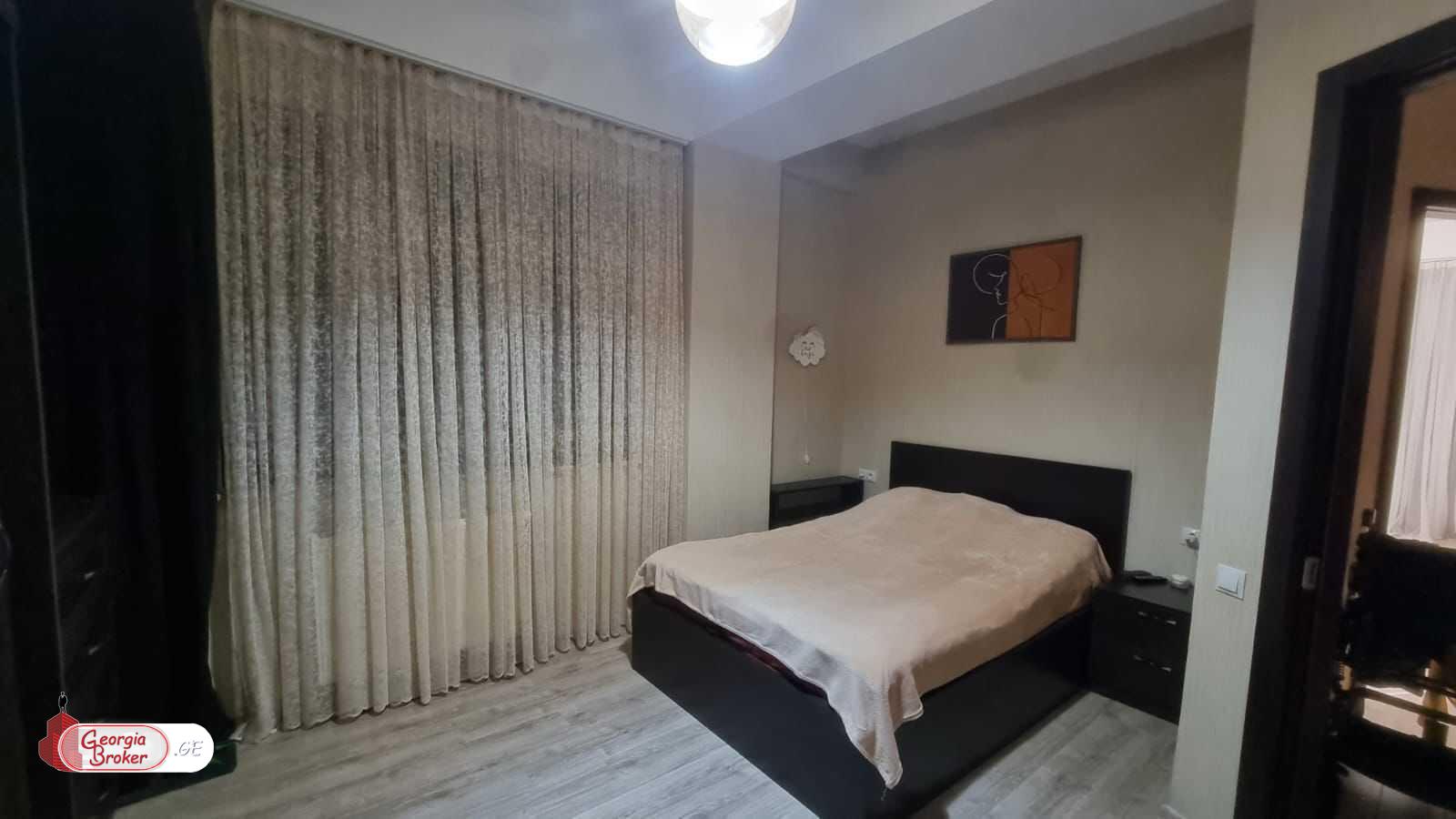 იყიდება ახალი გარემონტებული 3 ოთახიანი ბინა