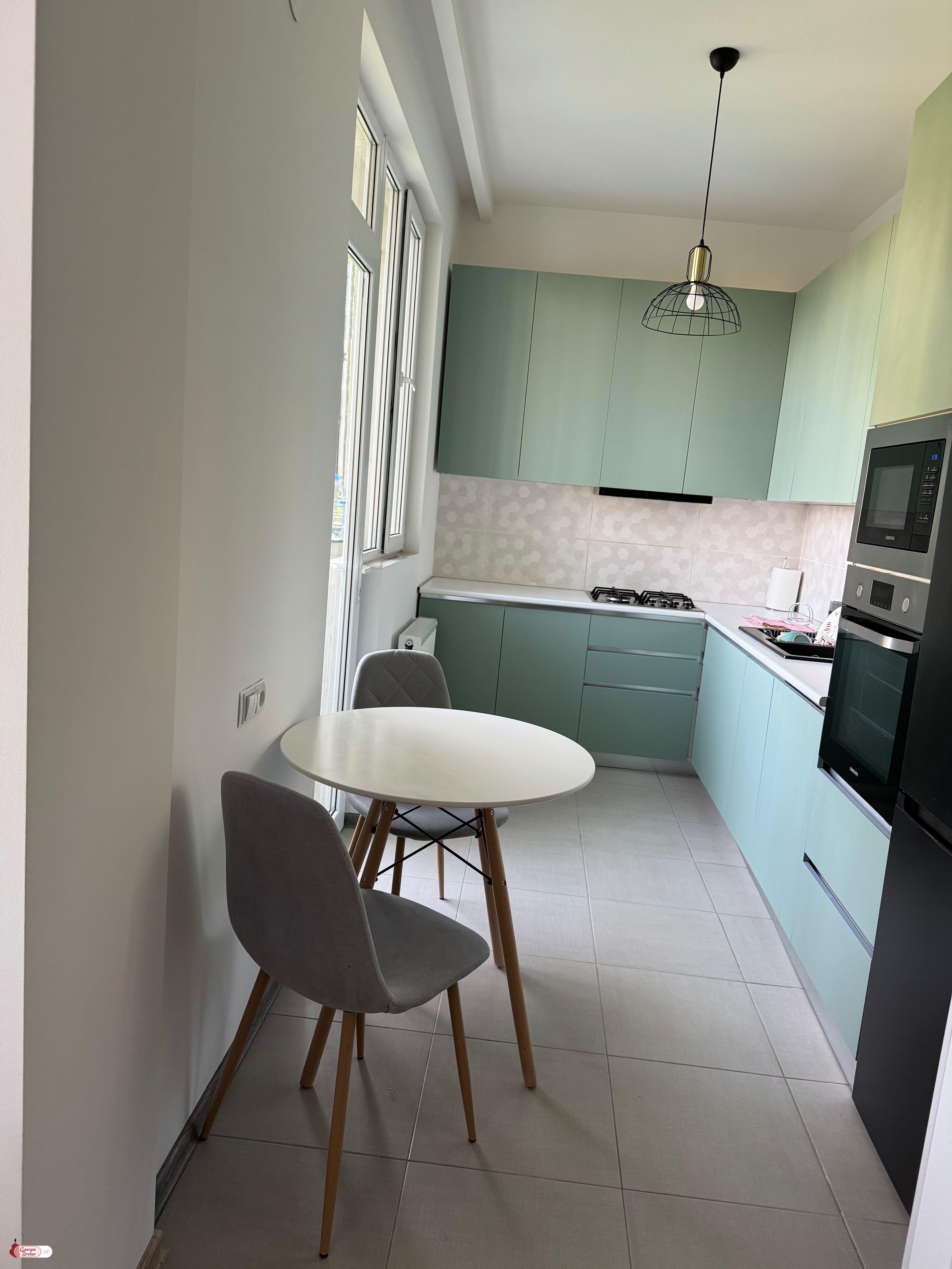 იყიდება ახალი გარემონტებული 3 ოთახიანი ბინა