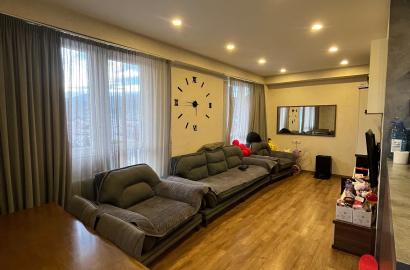 იყიდება ახალი გარემონტებული 3 ოთახიანი ბინა