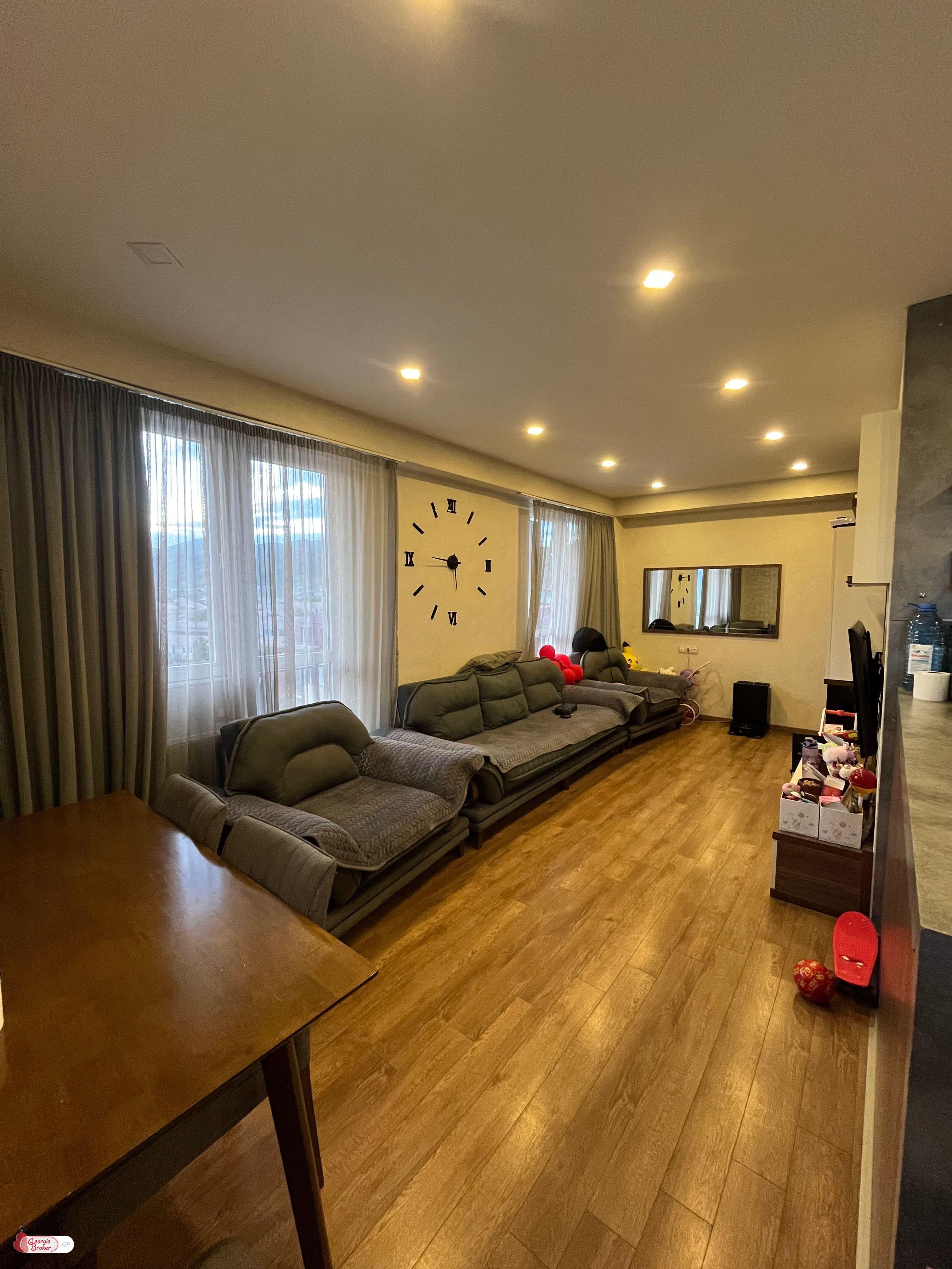 იყიდება ახალი გარემონტებული 3 ოთახიანი ბინა