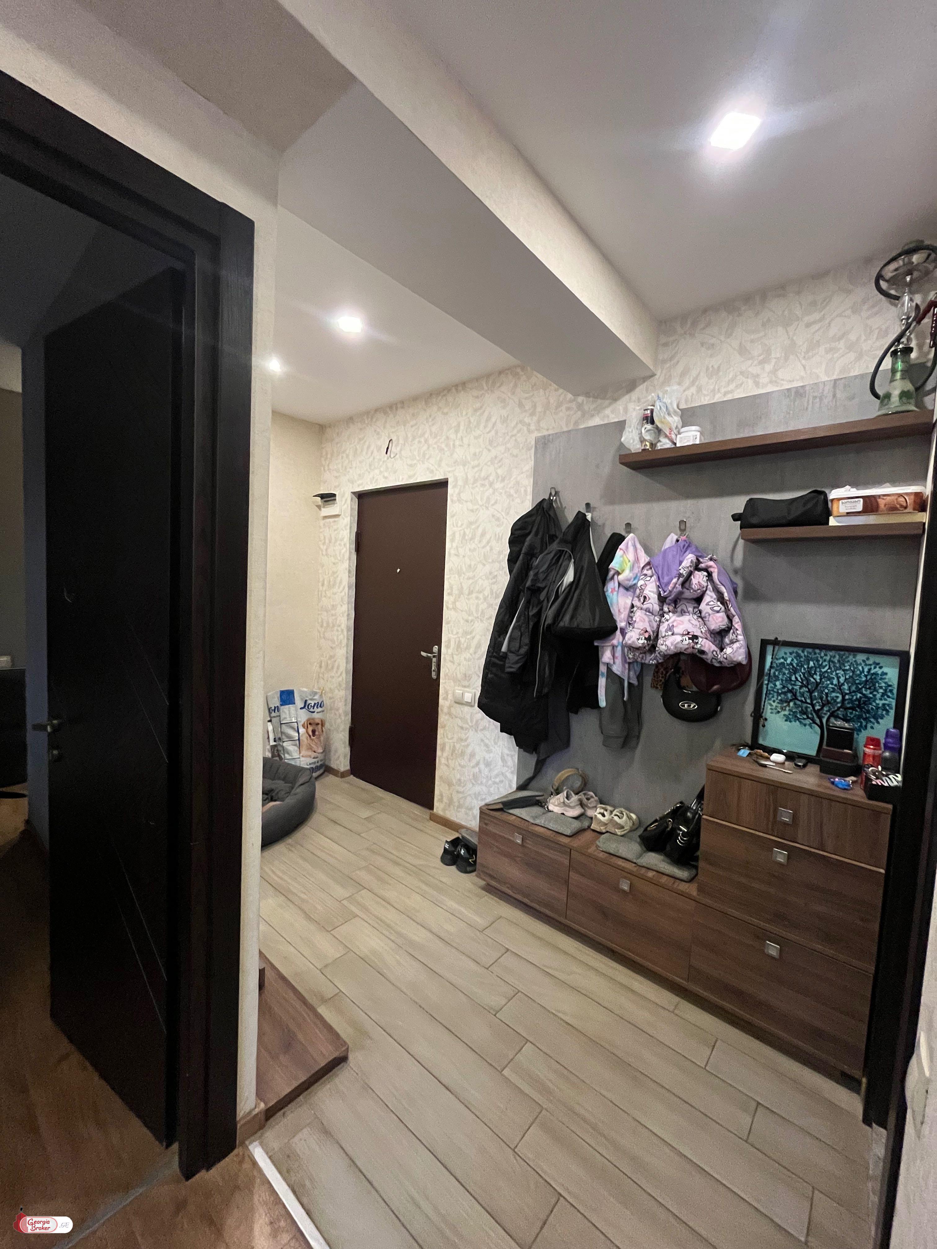 იყიდება ახალი გარემონტებული 3 ოთახიანი ბინა