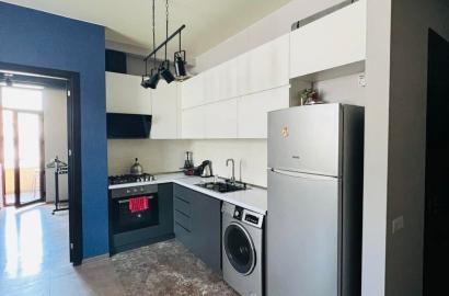 იყიდება ახალი გარემონტებული 2 ოთახიანი ბინა