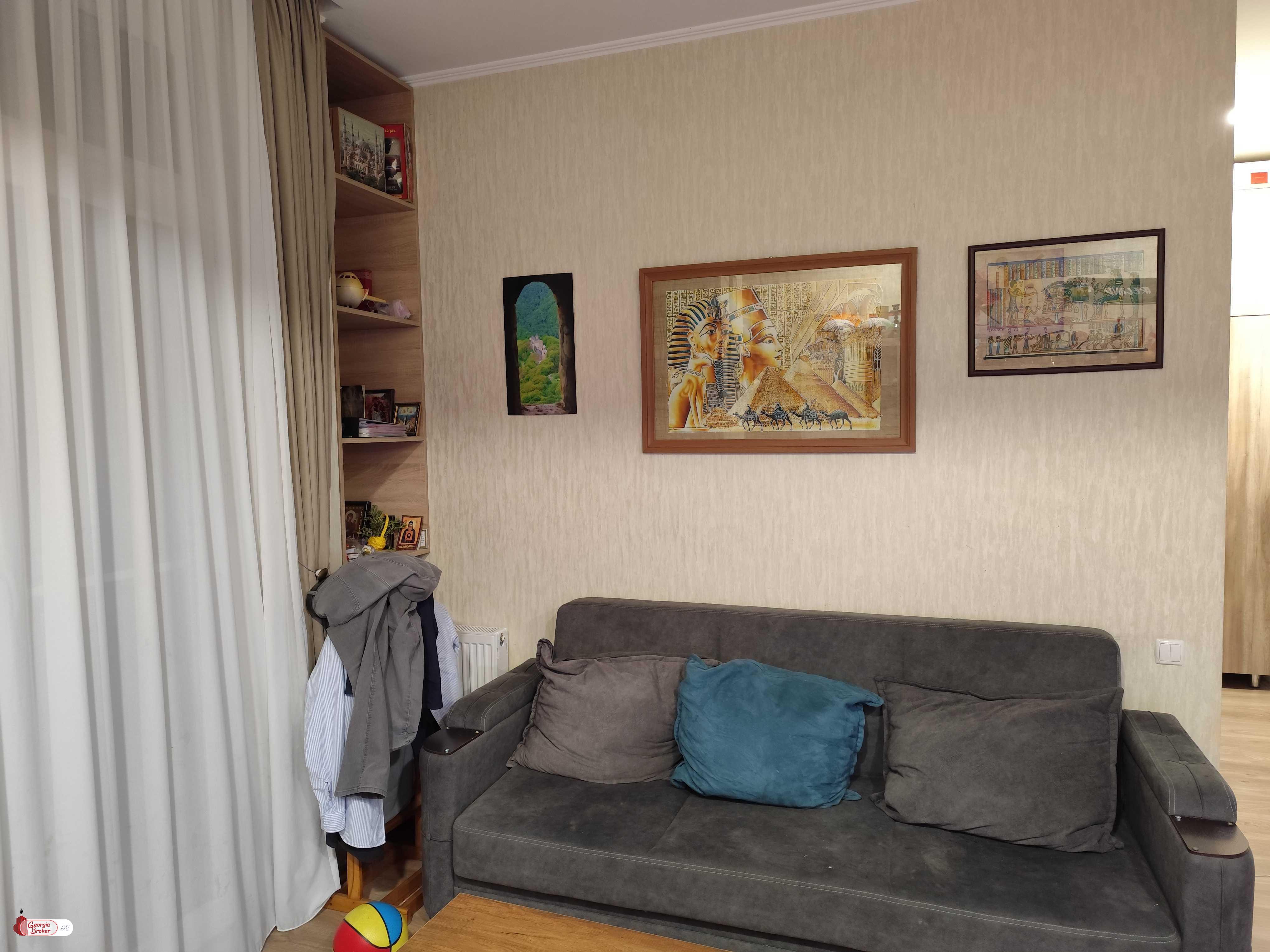 nearly repaired 2-room apartment for sale