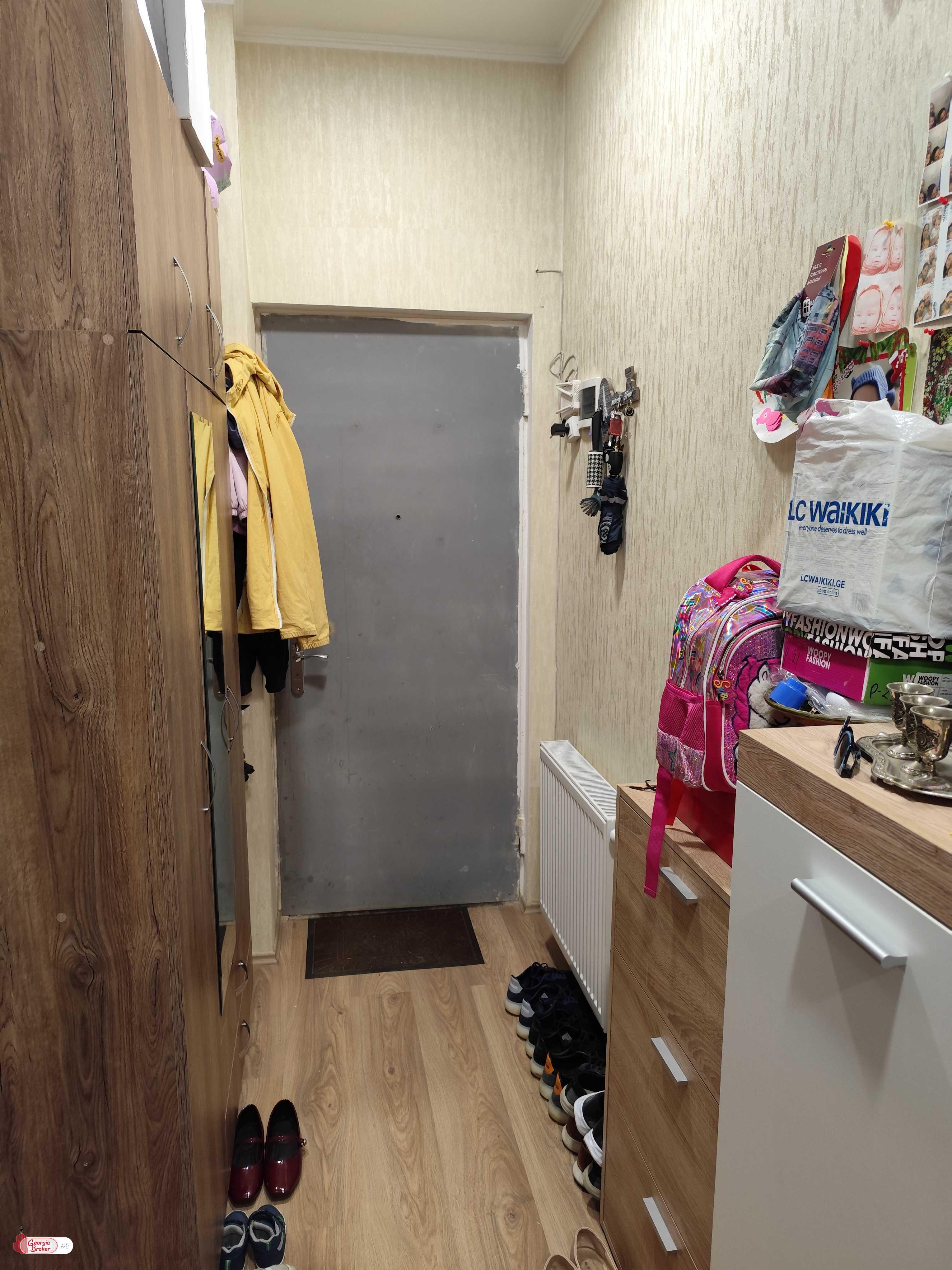 nearly repaired 2-room apartment for sale