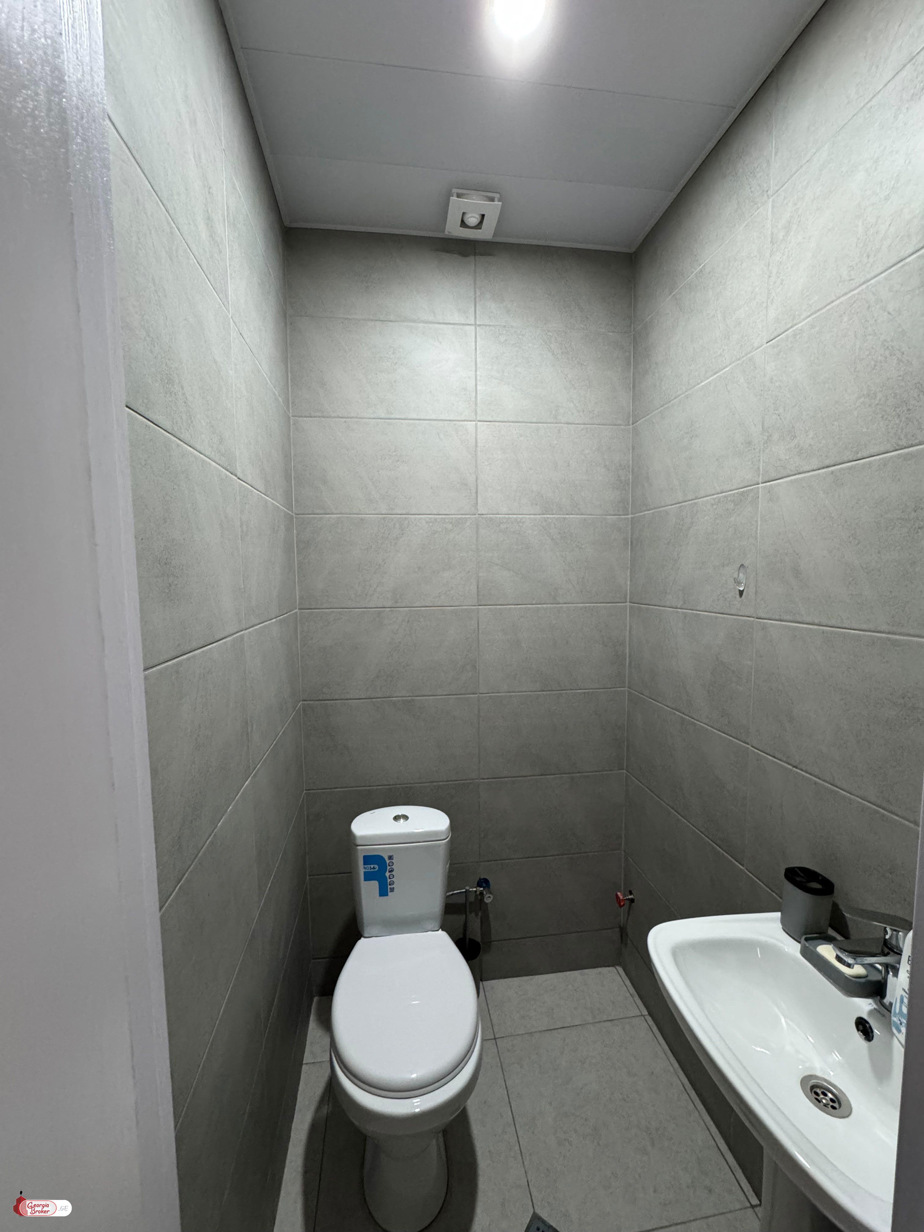 იყიდება ახალი გარემონტებული 3 ოთახიანი ბინა