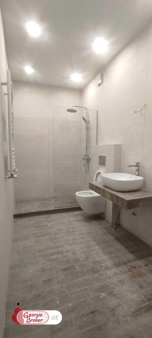 იყიდება ახალი გარემონტებული 3 ოთახიანი ბინა