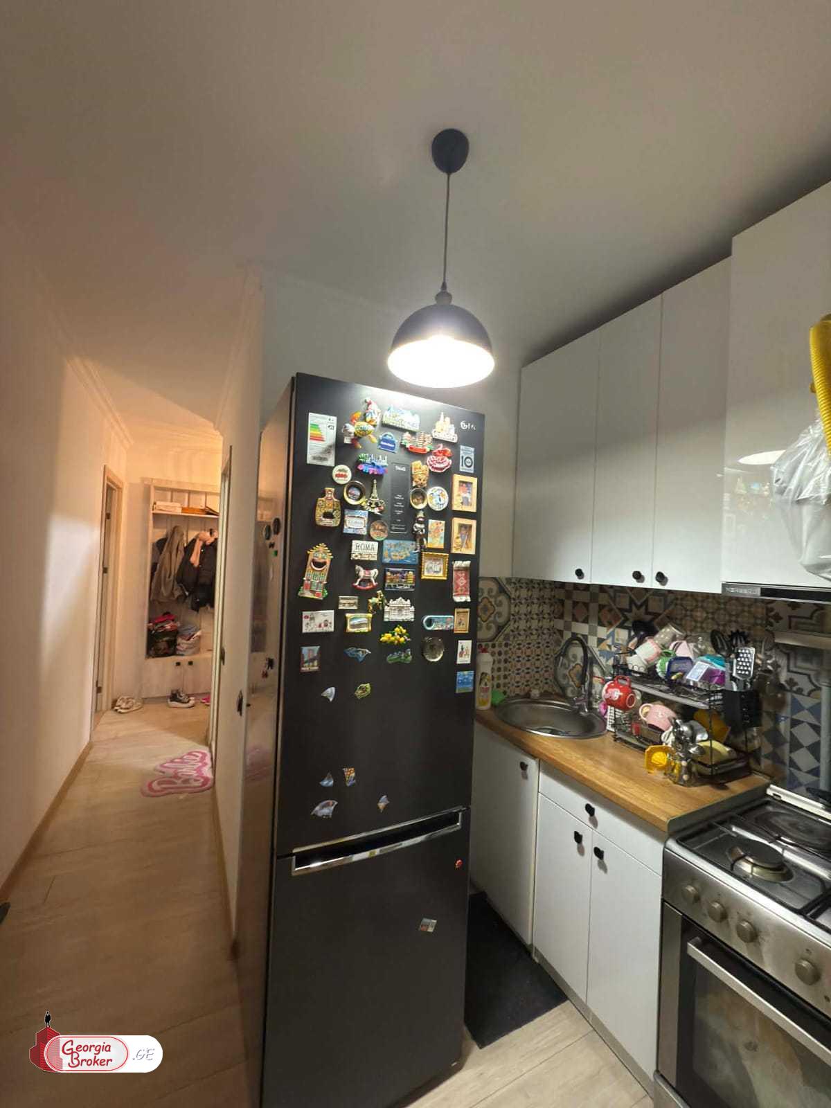 იყიდება ახალი გარემონტებული 5 ოთახიანი ბინა