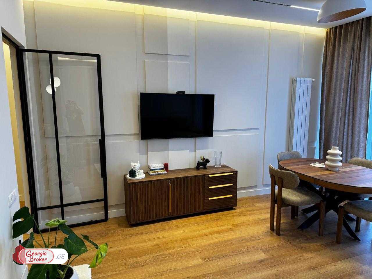 იყიდება ახალი გარემონტებული 2 ოთახიანი ბინა