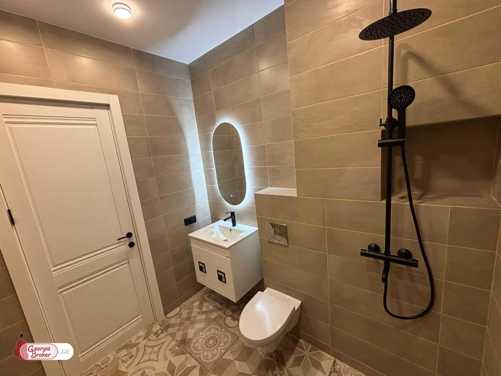 იყიდება ახალი გარემონტებული 2 ოთახიანი ბინა