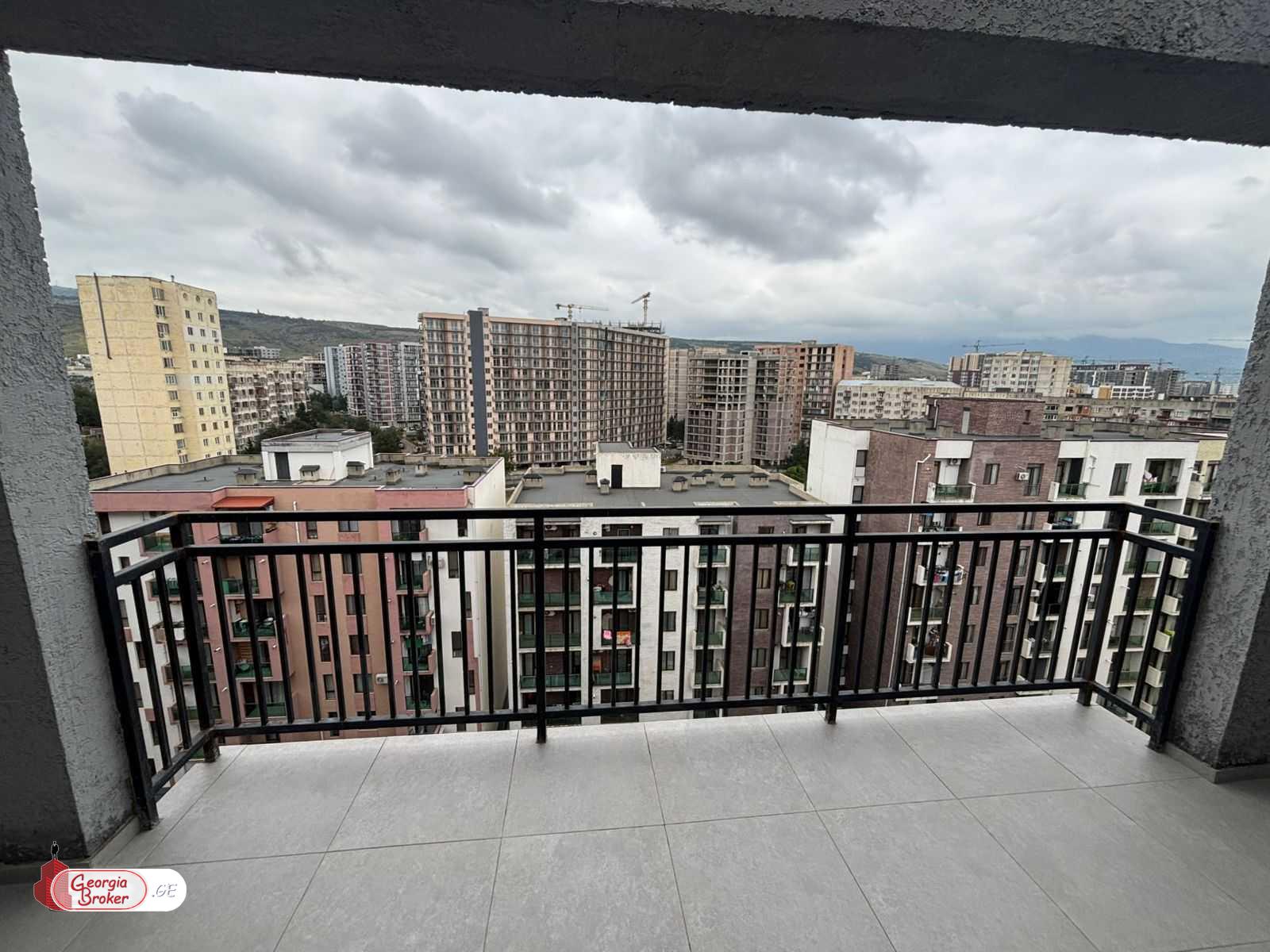 იყიდება ახალი გარემონტებული 2 ოთახიანი ბინა