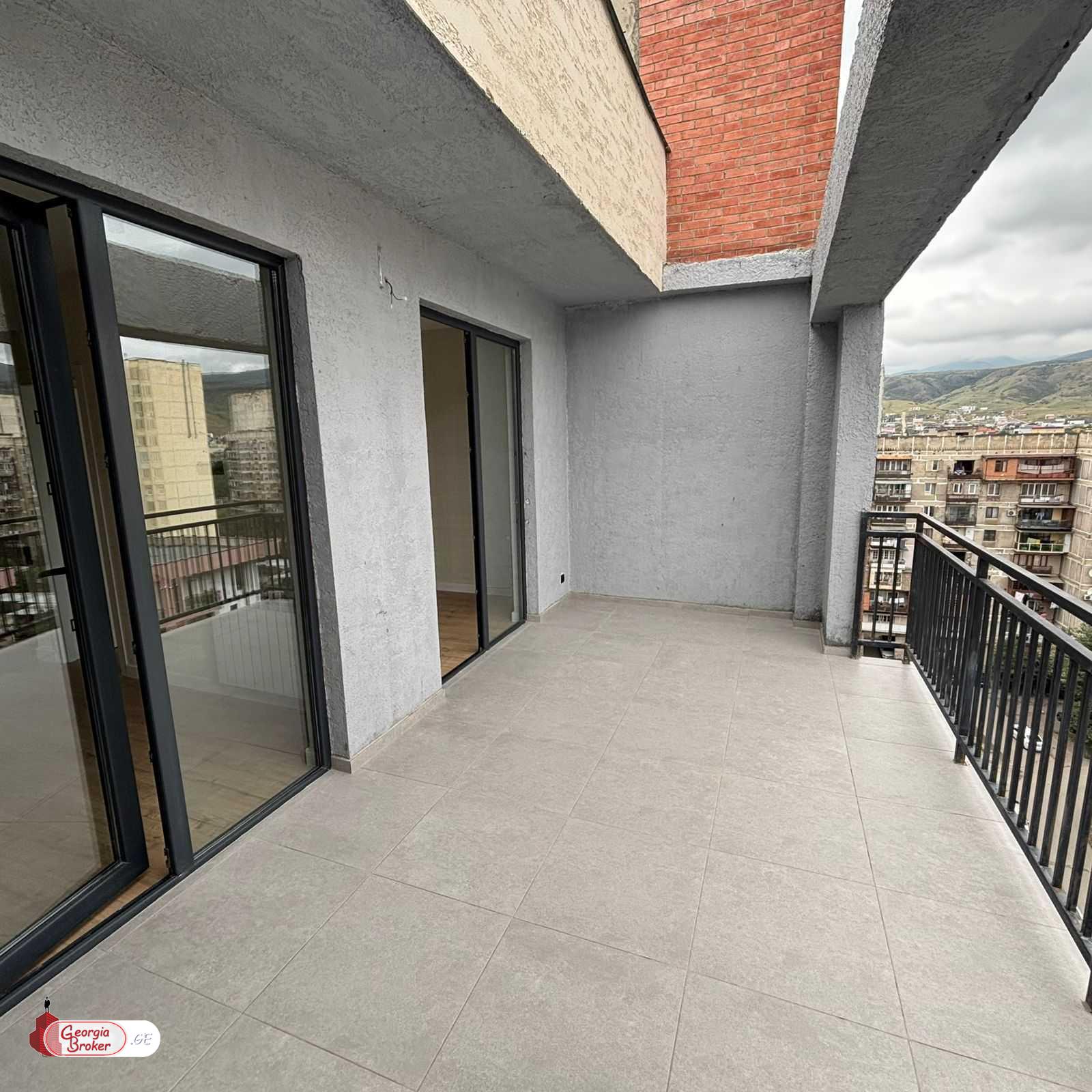 იყიდება ახალი გარემონტებული 2 ოთახიანი ბინა