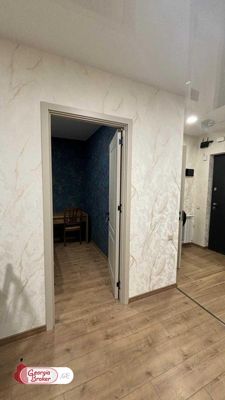 nearly repaired 2-room apartment for sale