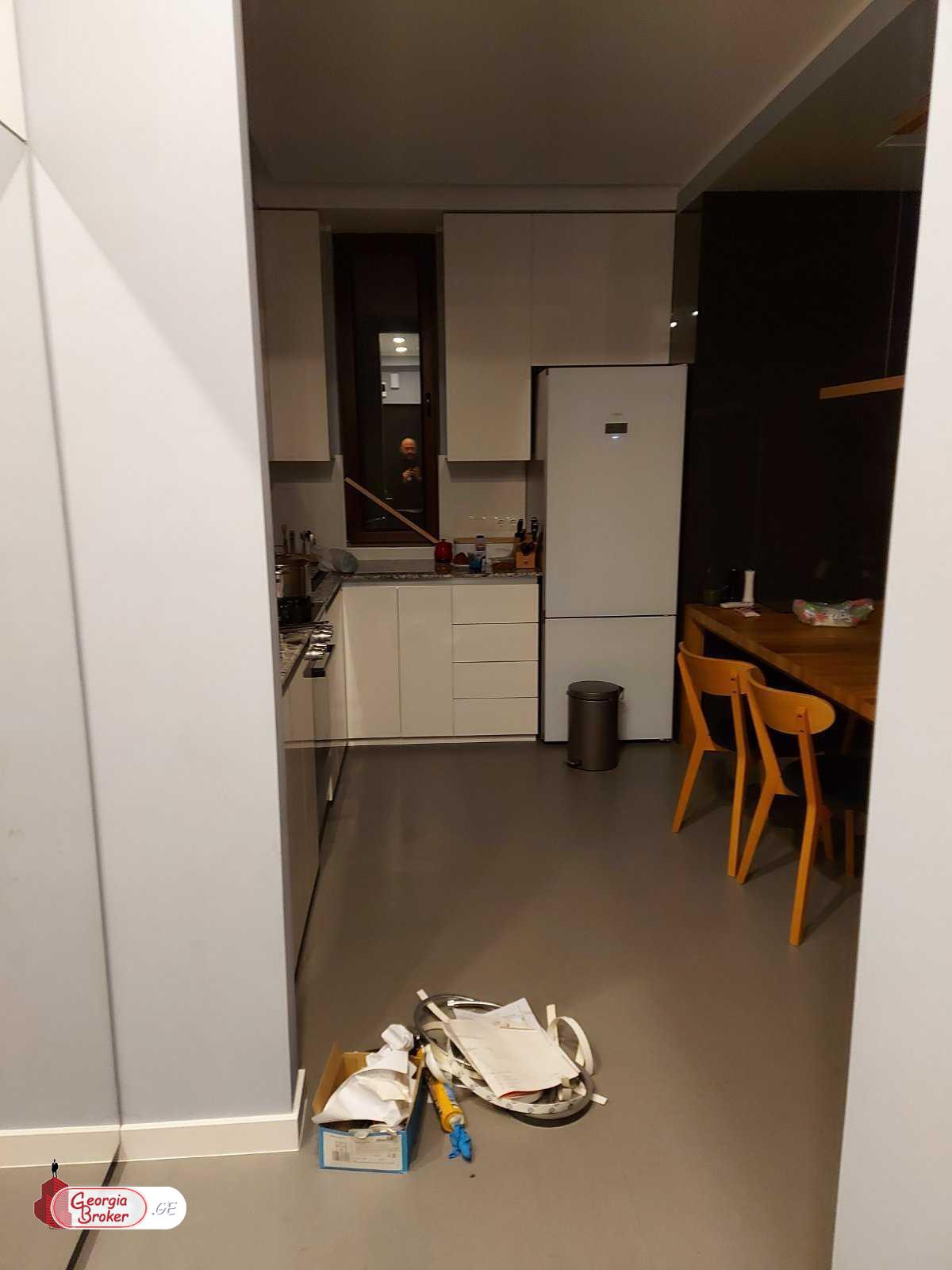 იყიდება ახალი გარემონტებული 2 ოთახიანი ბინა