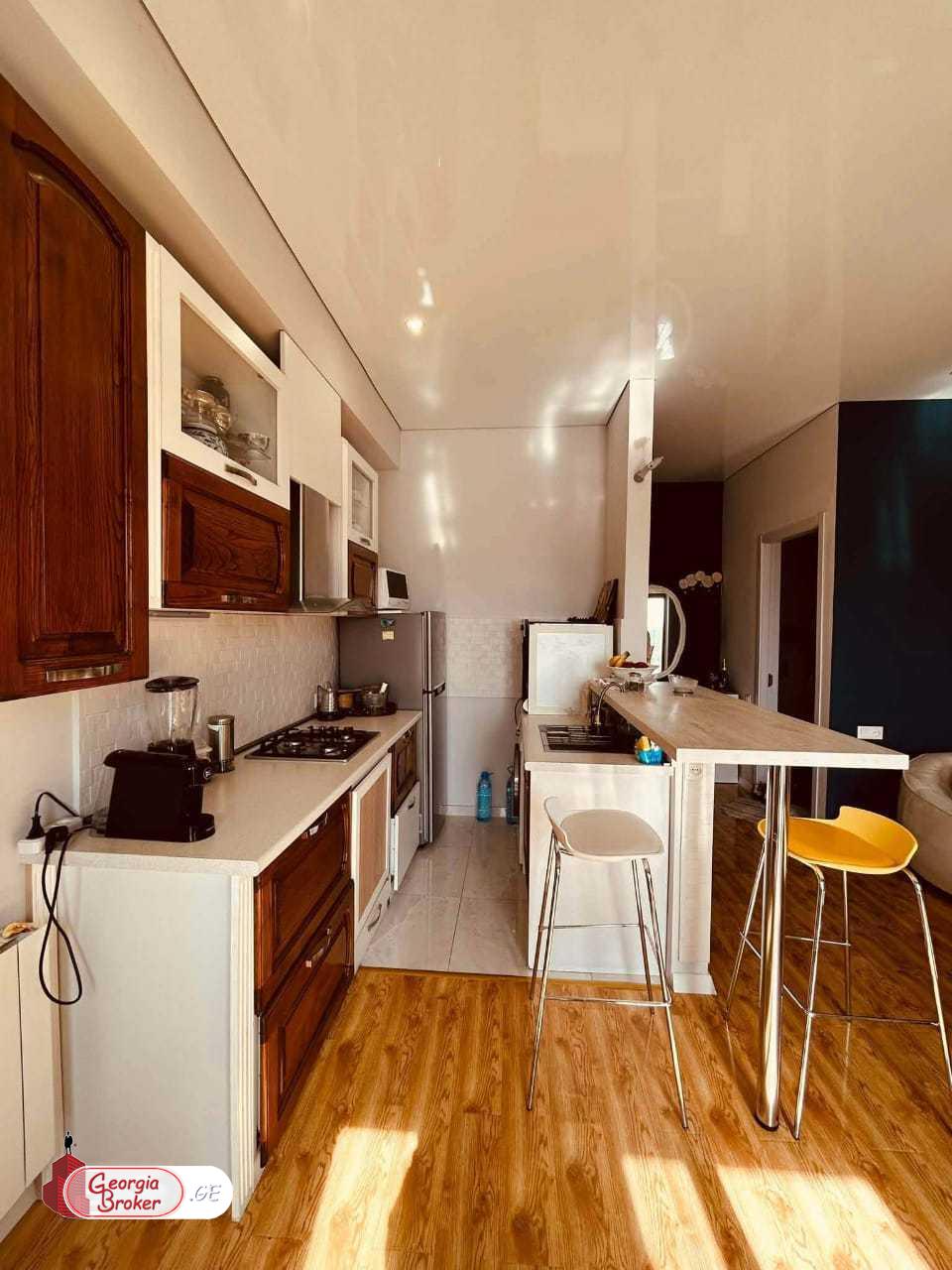 იყიდება ახალი გარემონტებული 2 ოთახიანი ბინა