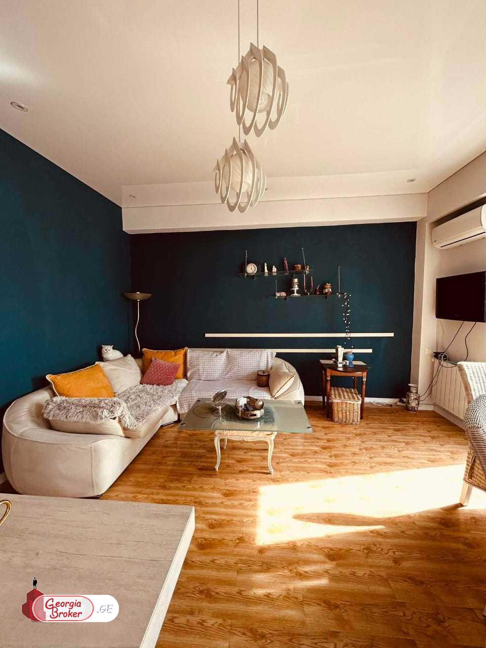 იყიდება ახალი გარემონტებული 2 ოთახიანი ბინა