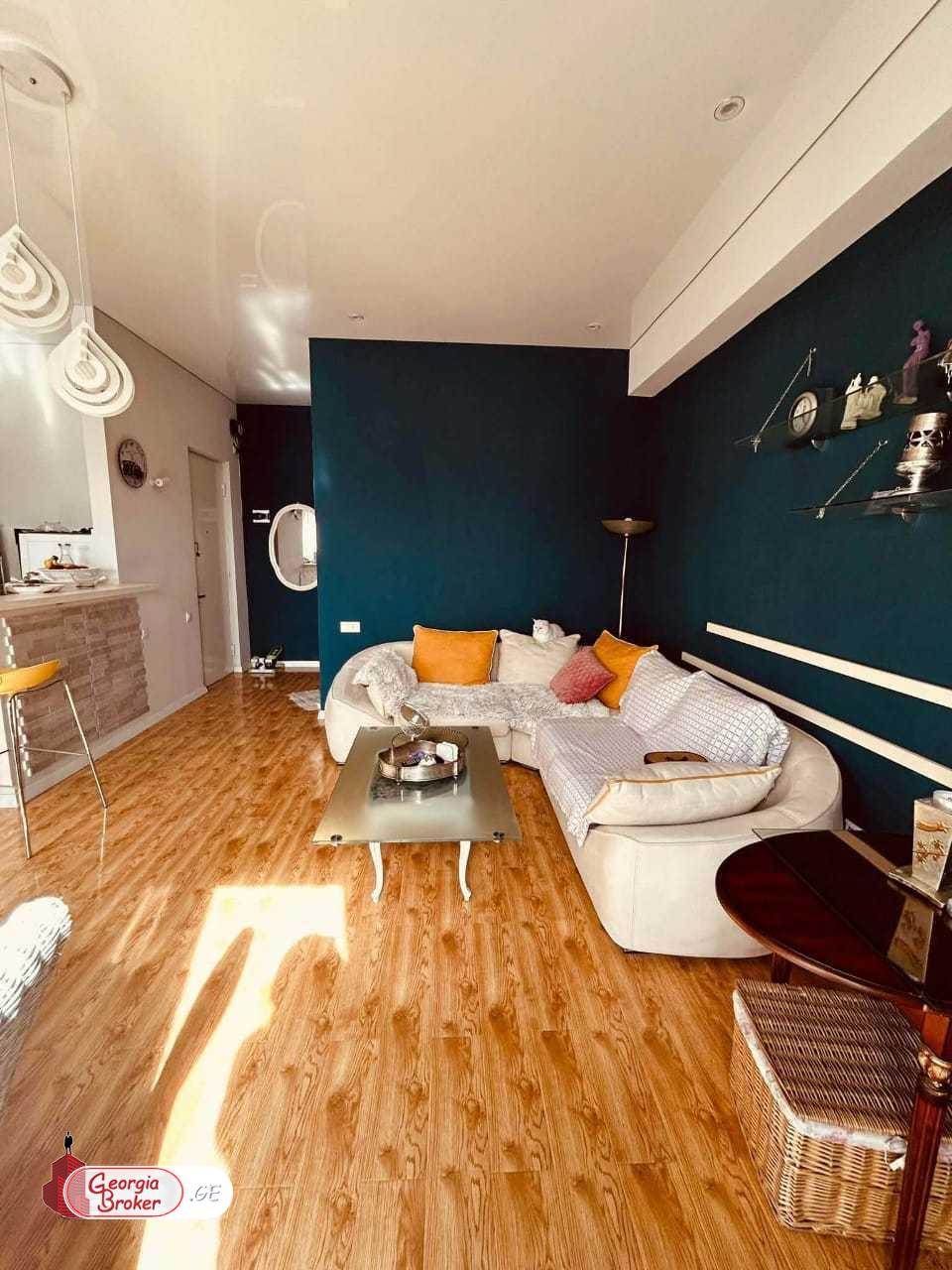 იყიდება ახალი გარემონტებული 2 ოთახიანი ბინა