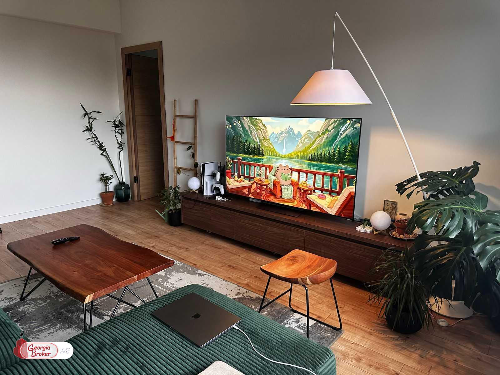 nearly repaired 2-room apartment for sale