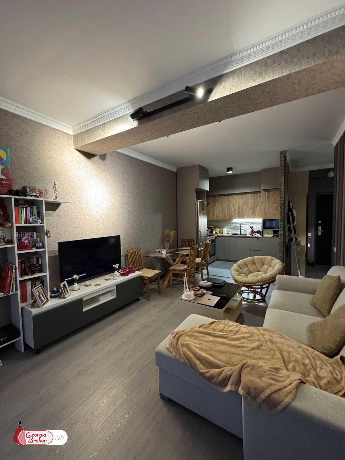 nearly repaired 2-room apartment for sale