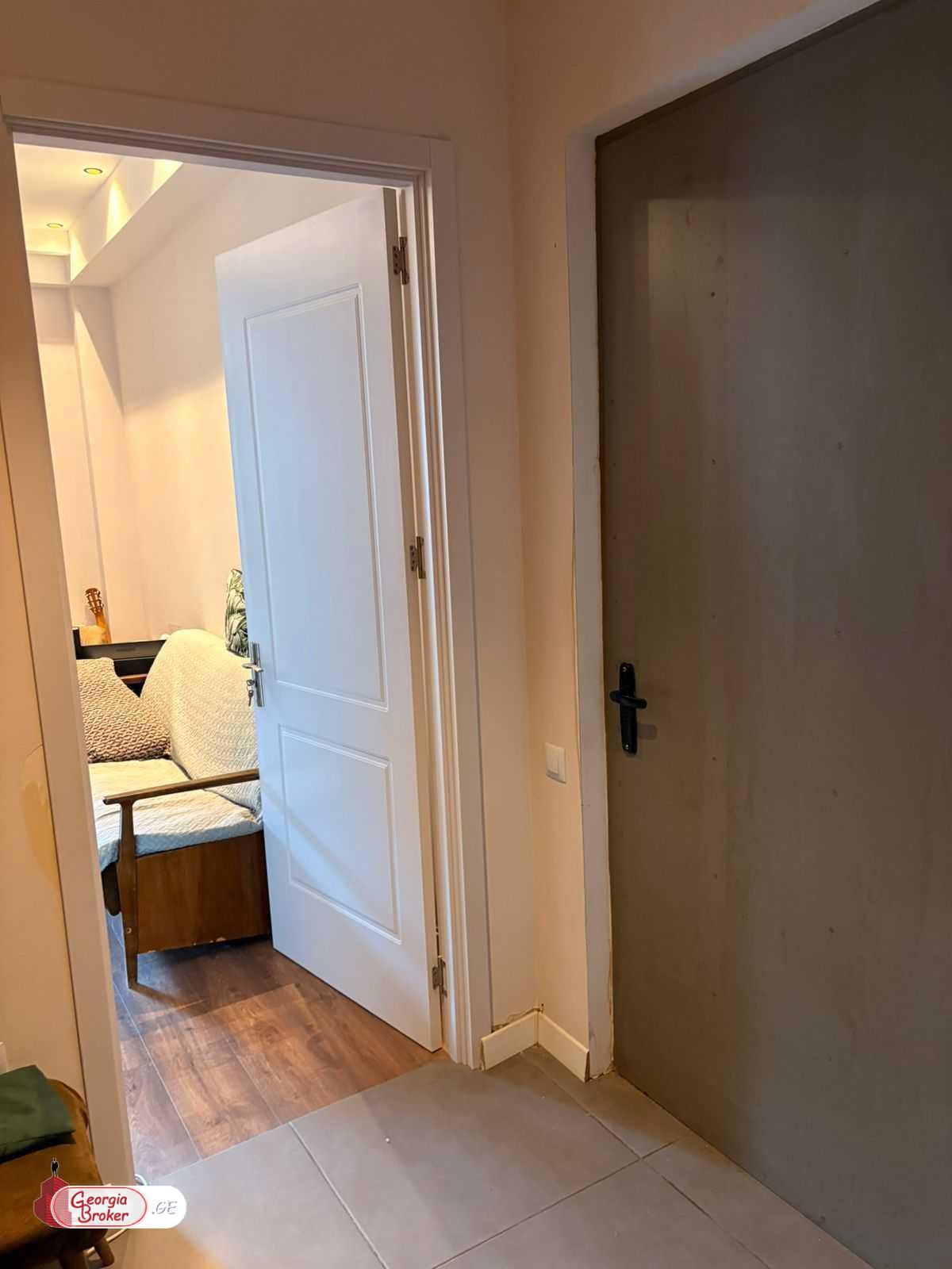 იყიდება ახალი გარემონტებული 2 ოთახიანი ბინა