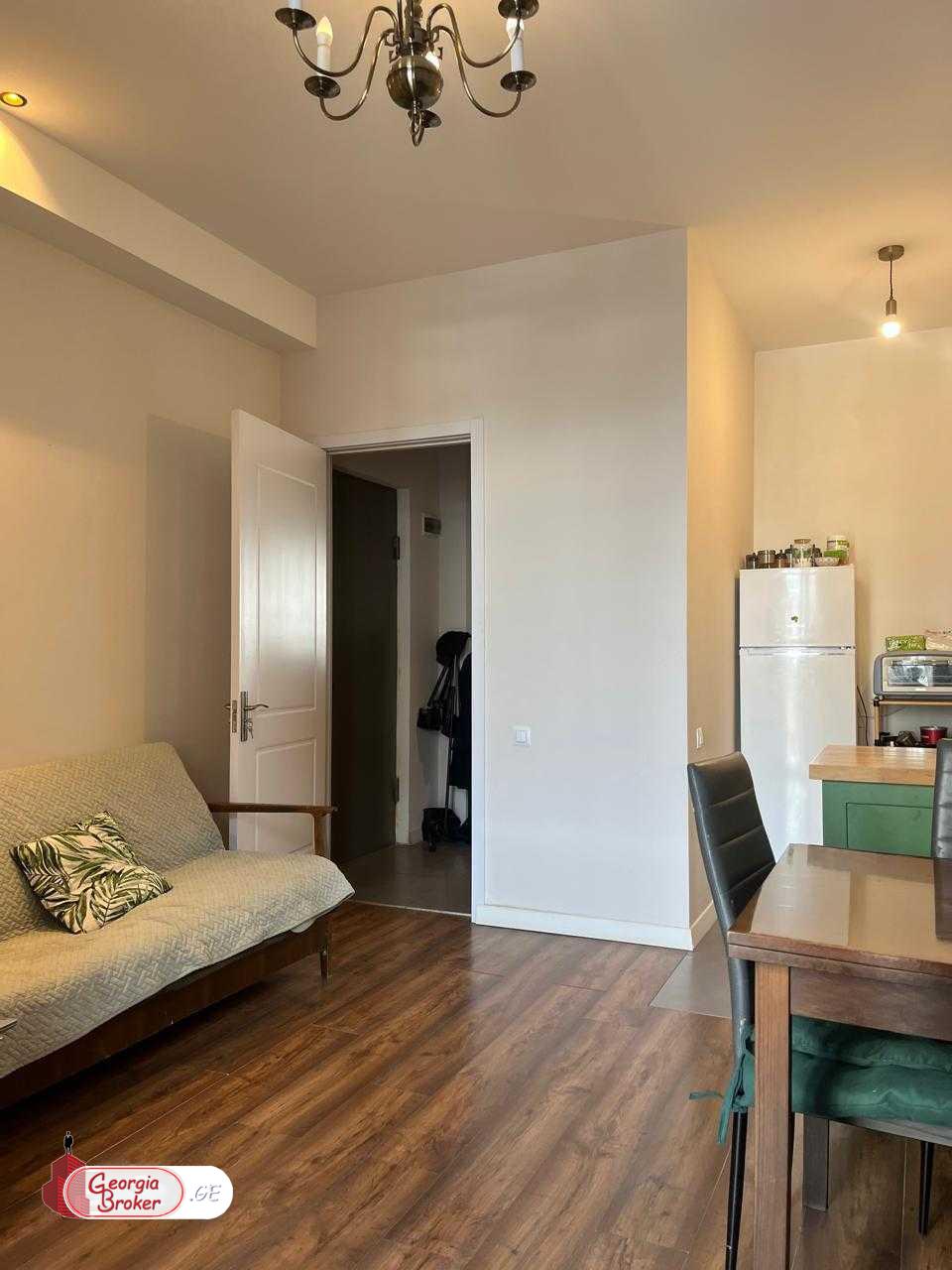 იყიდება ახალი გარემონტებული 2 ოთახიანი ბინა