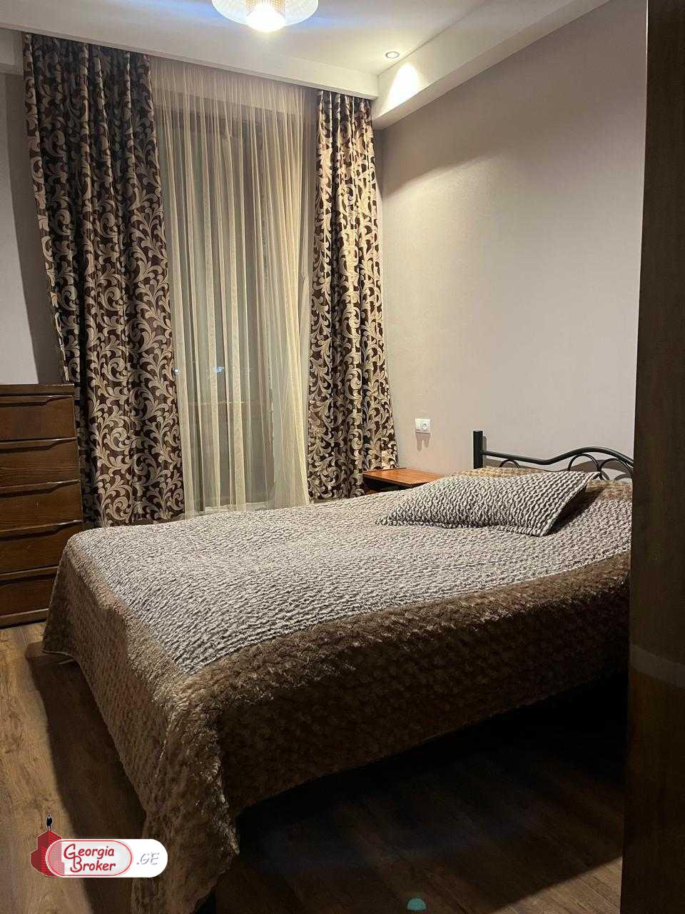 იყიდება ახალი გარემონტებული 2 ოთახიანი ბინა