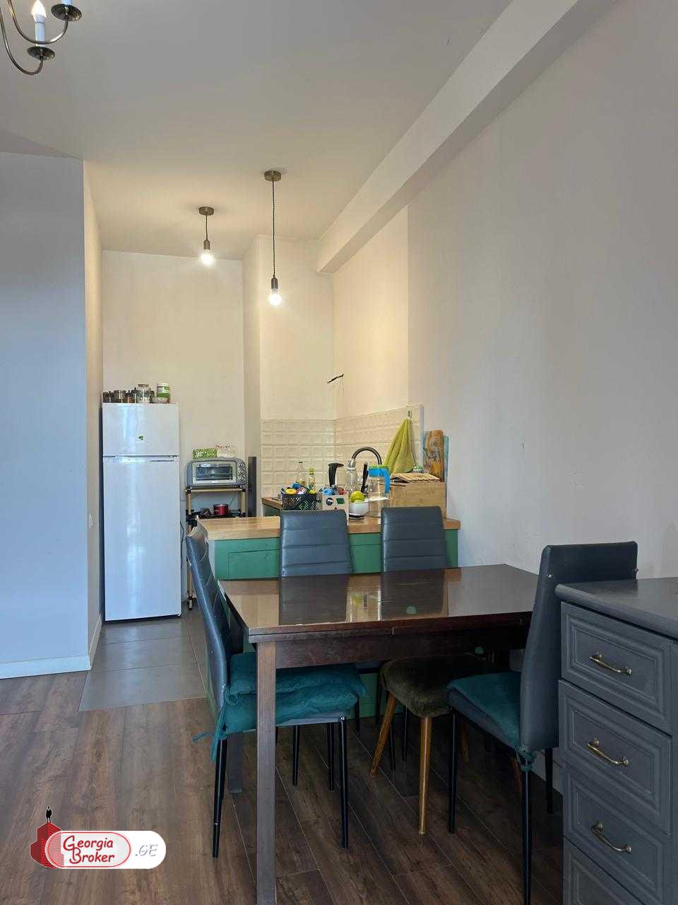 იყიდება ახალი გარემონტებული 2 ოთახიანი ბინა