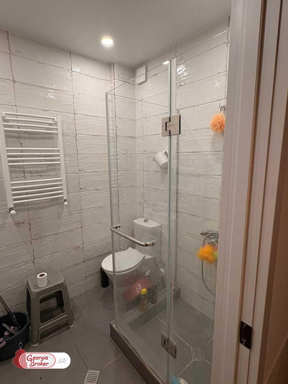 იყიდება ახალი გარემონტებული 2 ოთახიანი ბინა