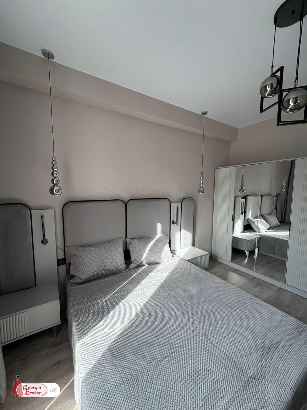 იყიდება ახალი გარემონტებული 2 ოთახიანი ბინა