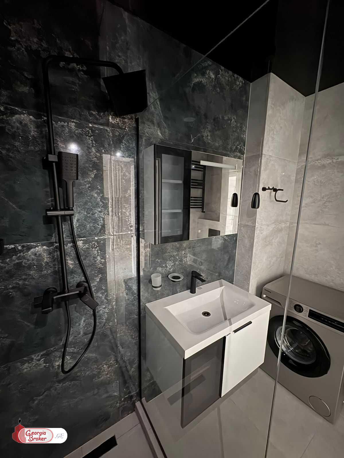 იყიდება ახალი გარემონტებული 2 ოთახიანი ბინა