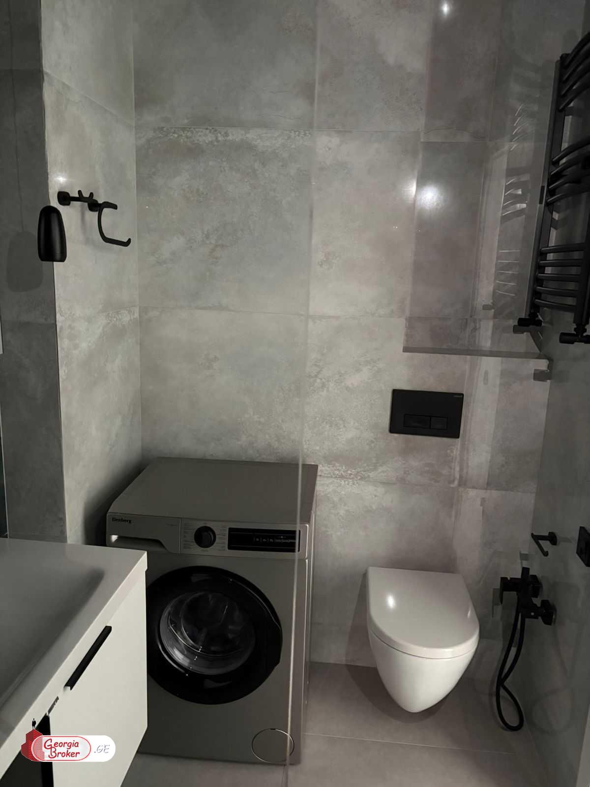 იყიდება ახალი გარემონტებული 2 ოთახიანი ბინა