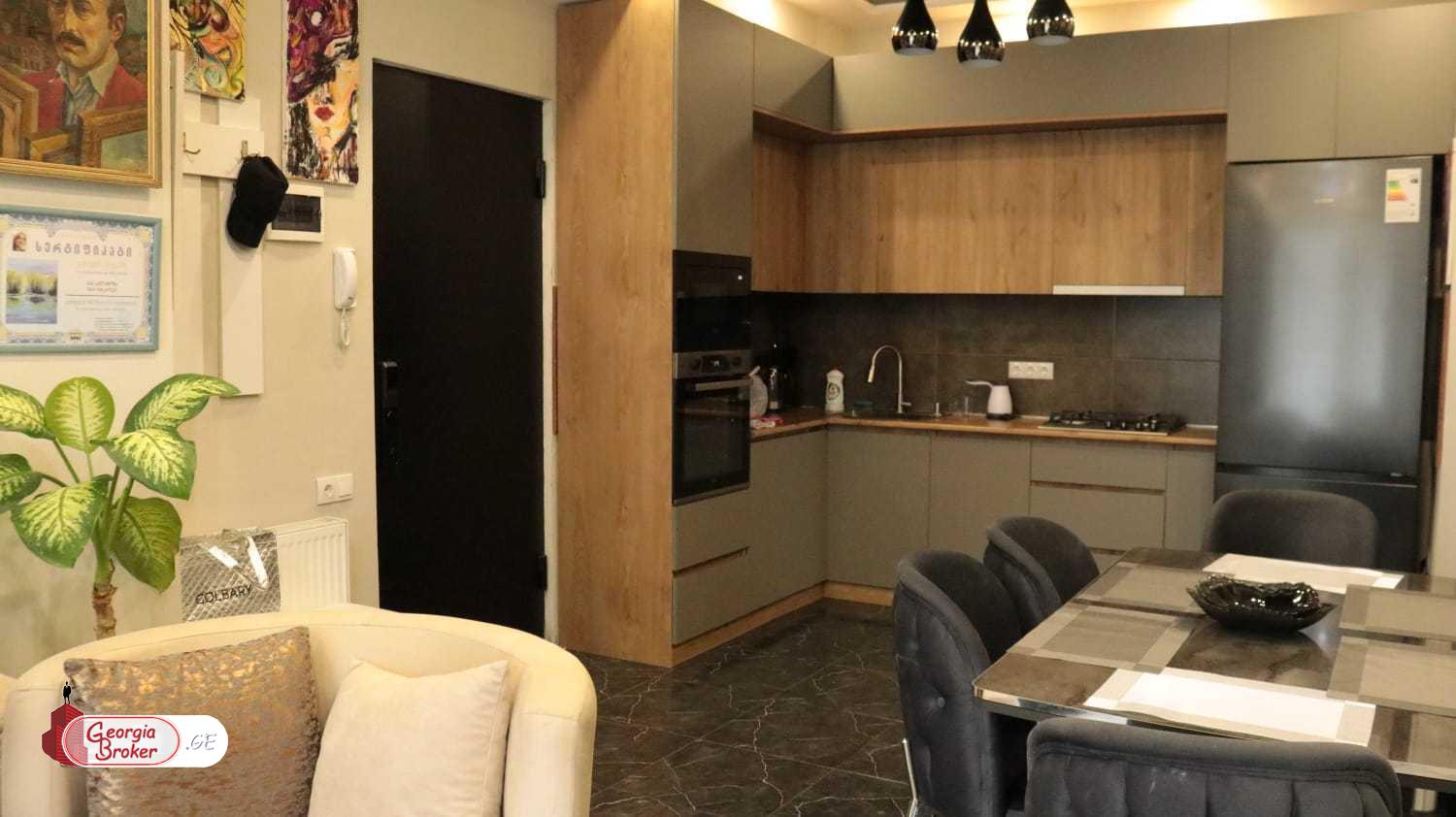 იყიდება ახალი გარემონტებული 3 ოთახიანი ბინა