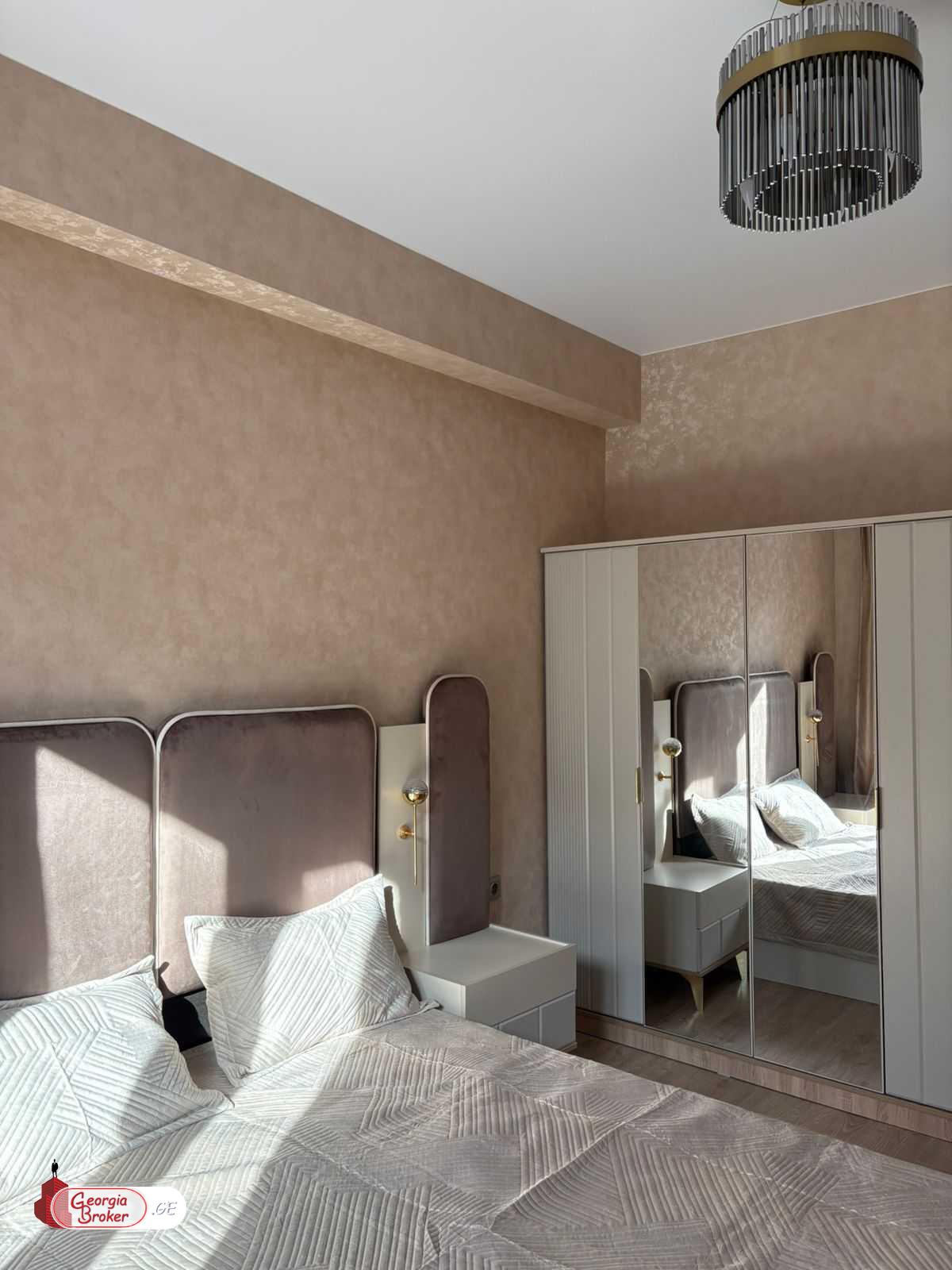 იყიდება ახალი გარემონტებული 2 ოთახიანი ბინა