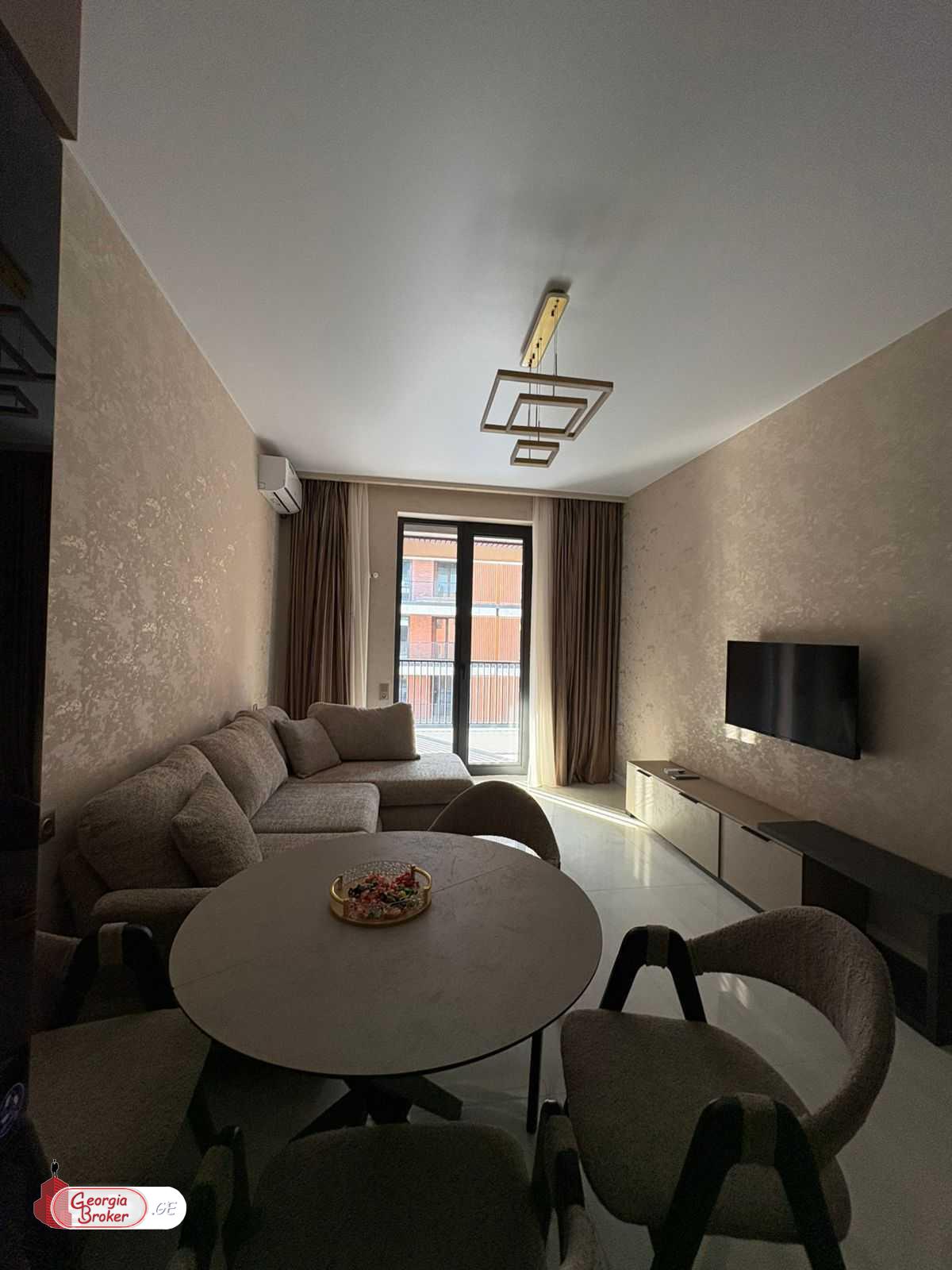 იყიდება ახალი გარემონტებული 2 ოთახიანი ბინა