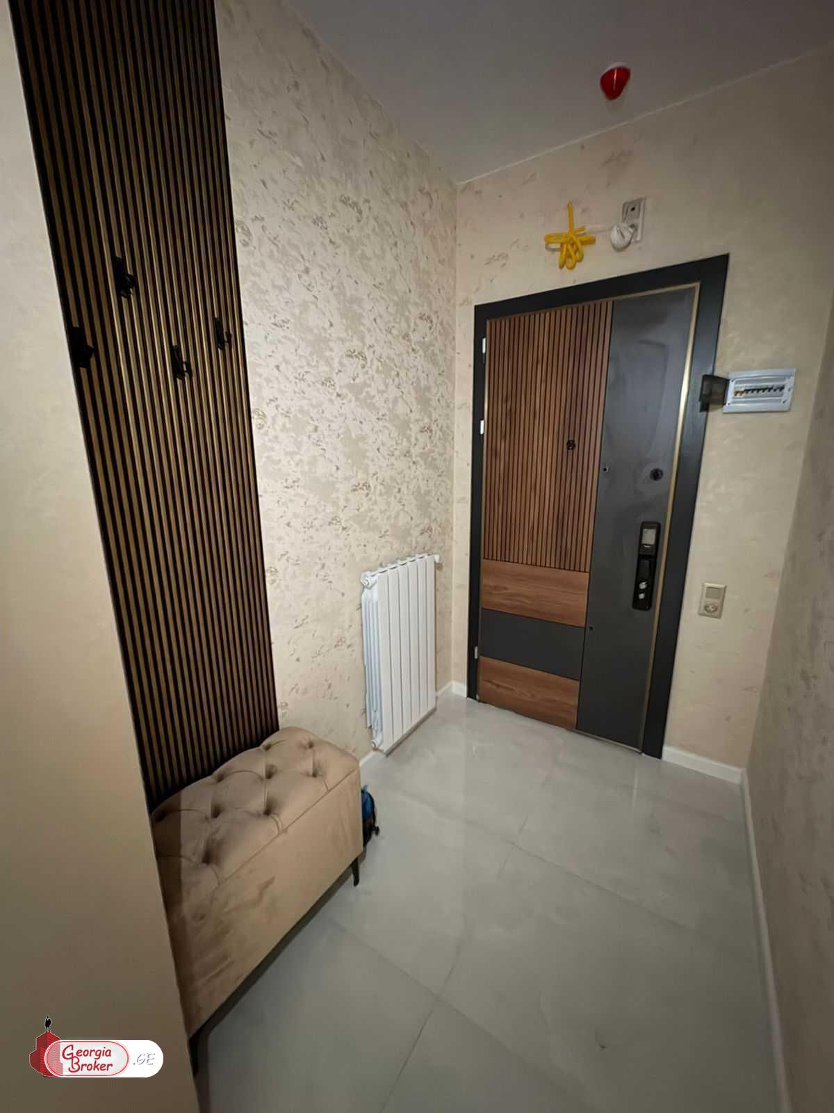 იყიდება ახალი გარემონტებული 2 ოთახიანი ბინა