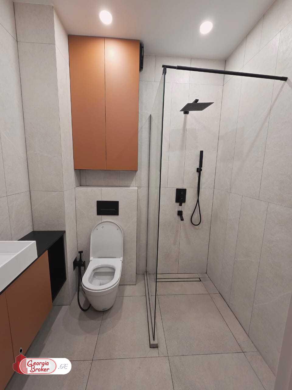 იყიდება ახალი გარემონტებული 2 ოთახიანი ბინა