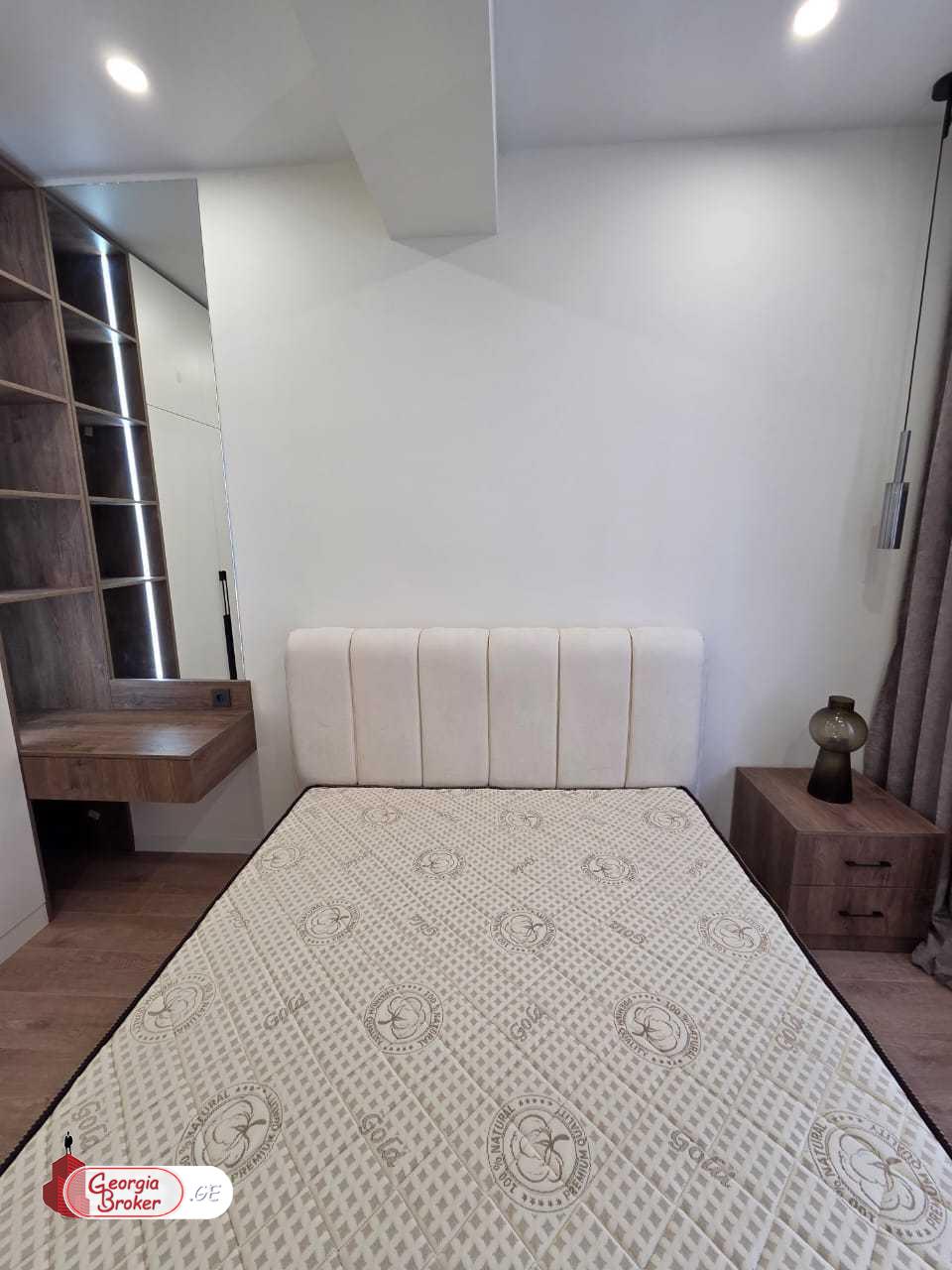 იყიდება ახალი გარემონტებული 2 ოთახიანი ბინა