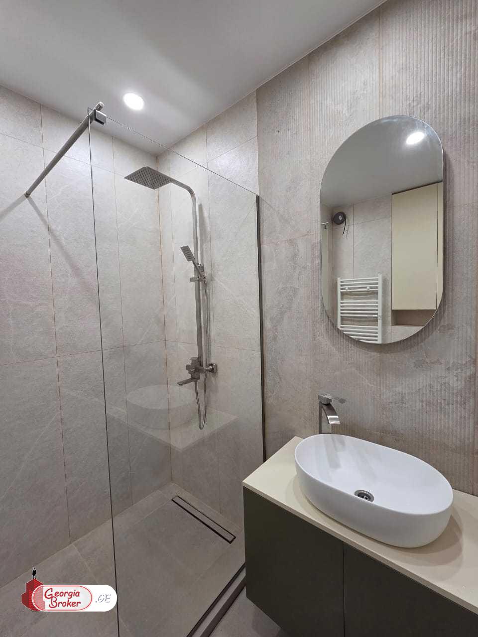 იყიდება ახალი გარემონტებული 2 ოთახიანი ბინა