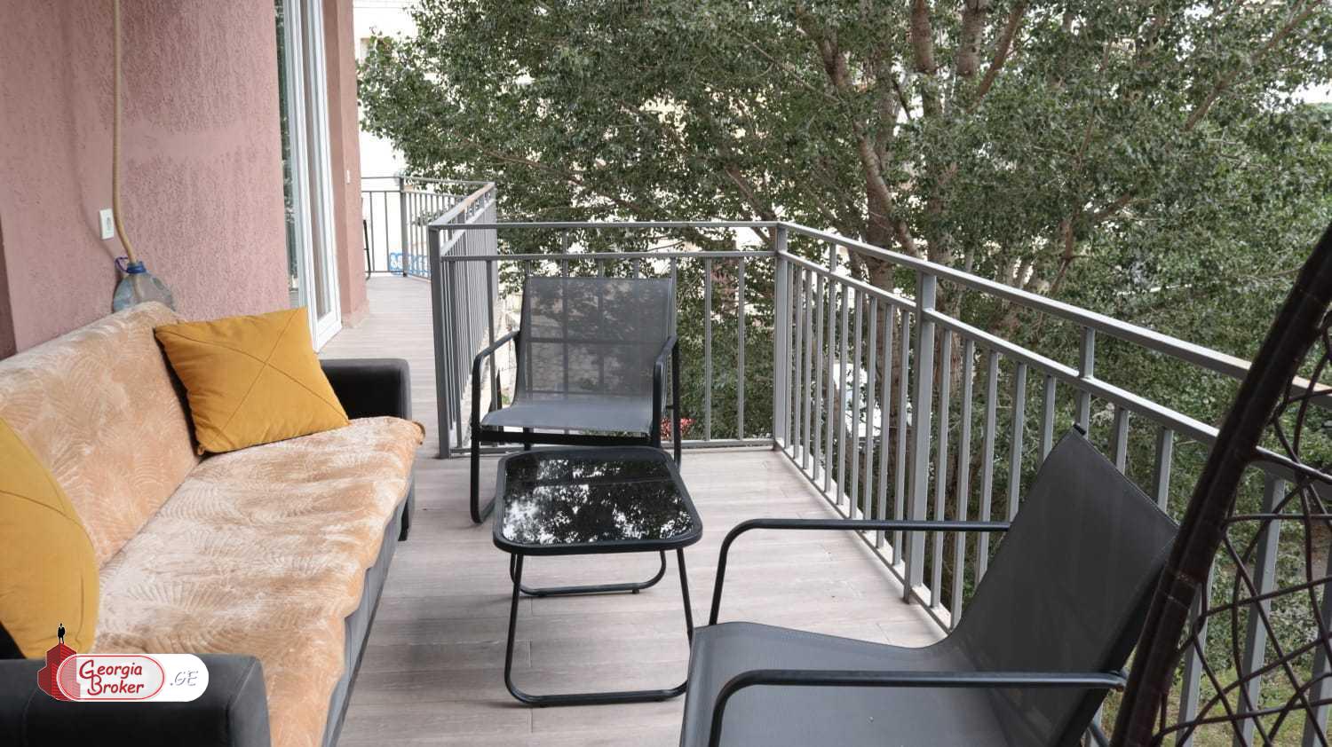 იყიდება ახალი გარემონტებული 3 ოთახიანი ბინა