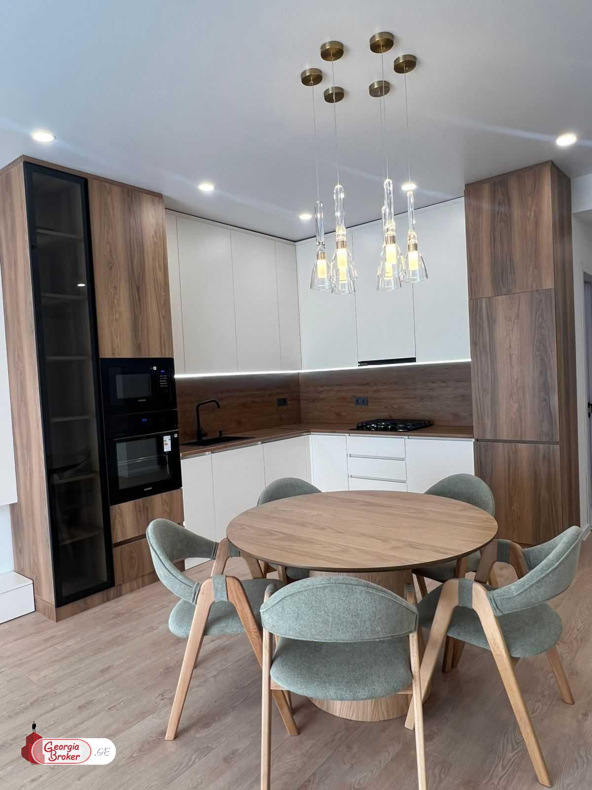 იყიდება ახალი გარემონტებული 3 ოთახიანი ბინა