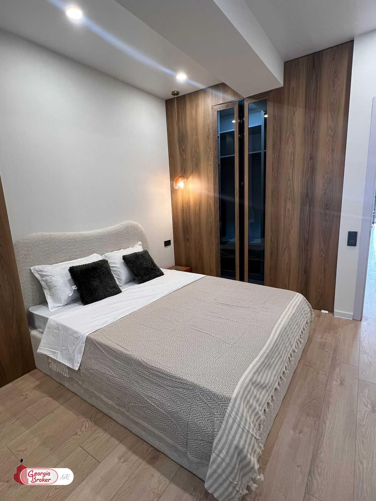 იყიდება ახალი გარემონტებული 3 ოთახიანი ბინა