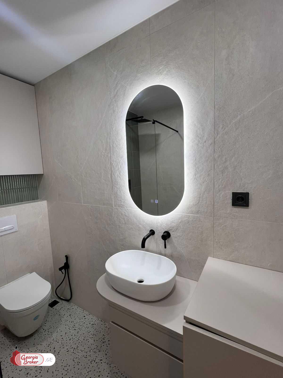 იყიდება ახალი გარემონტებული 3 ოთახიანი ბინა