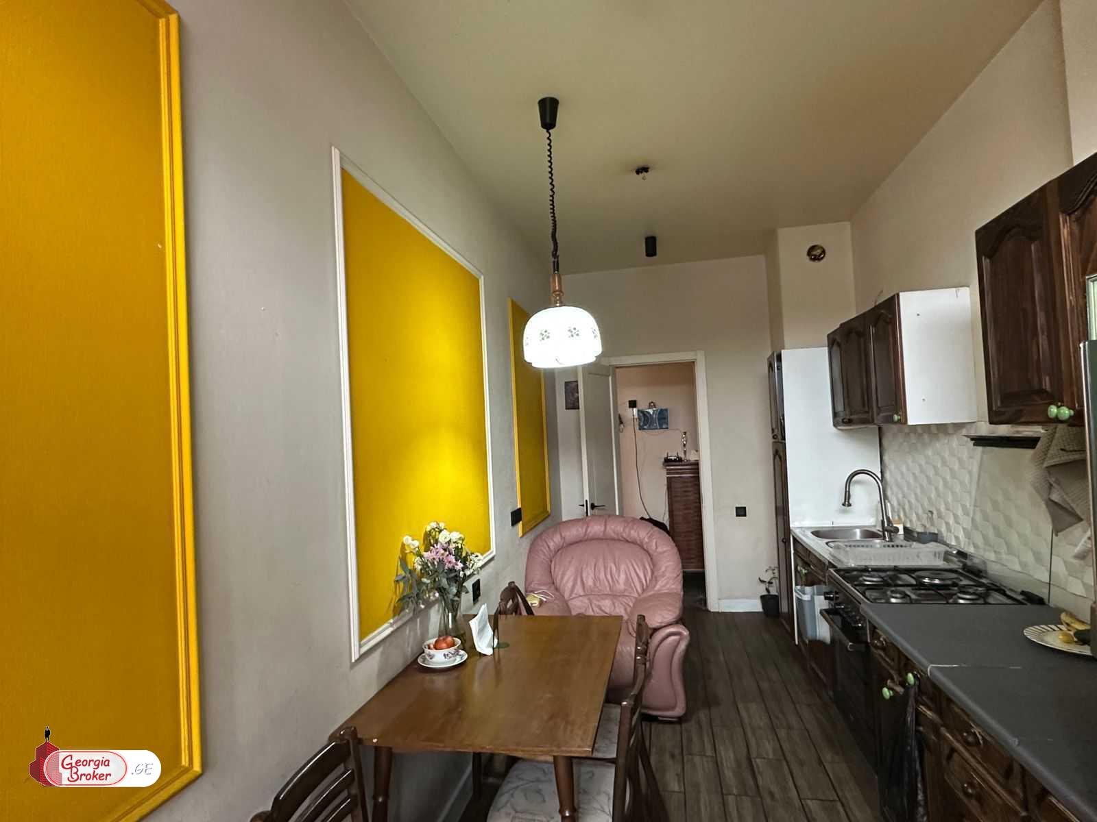 იყიდება ახალი გარემონტებული 4 ოთახიანი ბინა