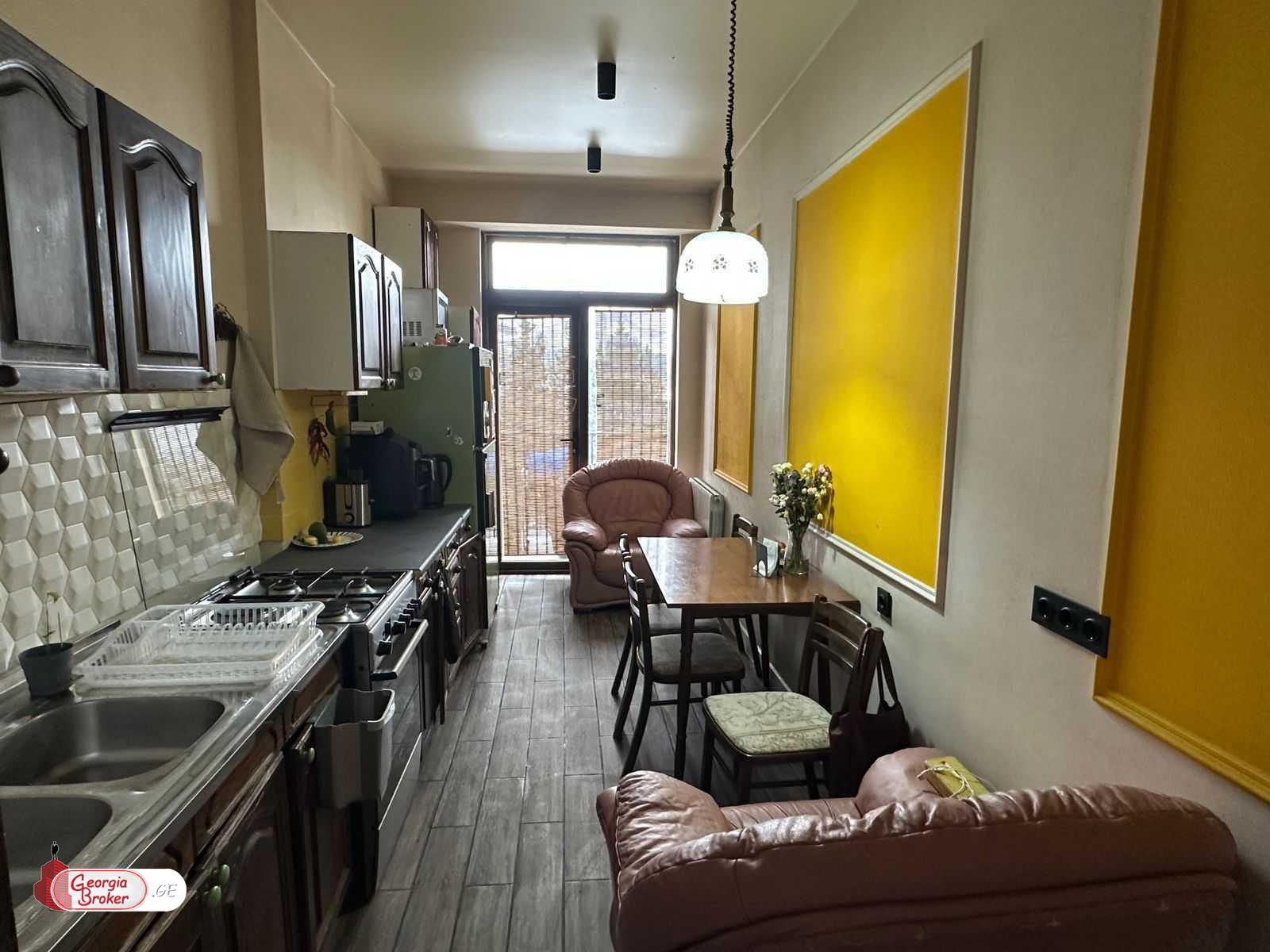 იყიდება ახალი გარემონტებული 4 ოთახიანი ბინა