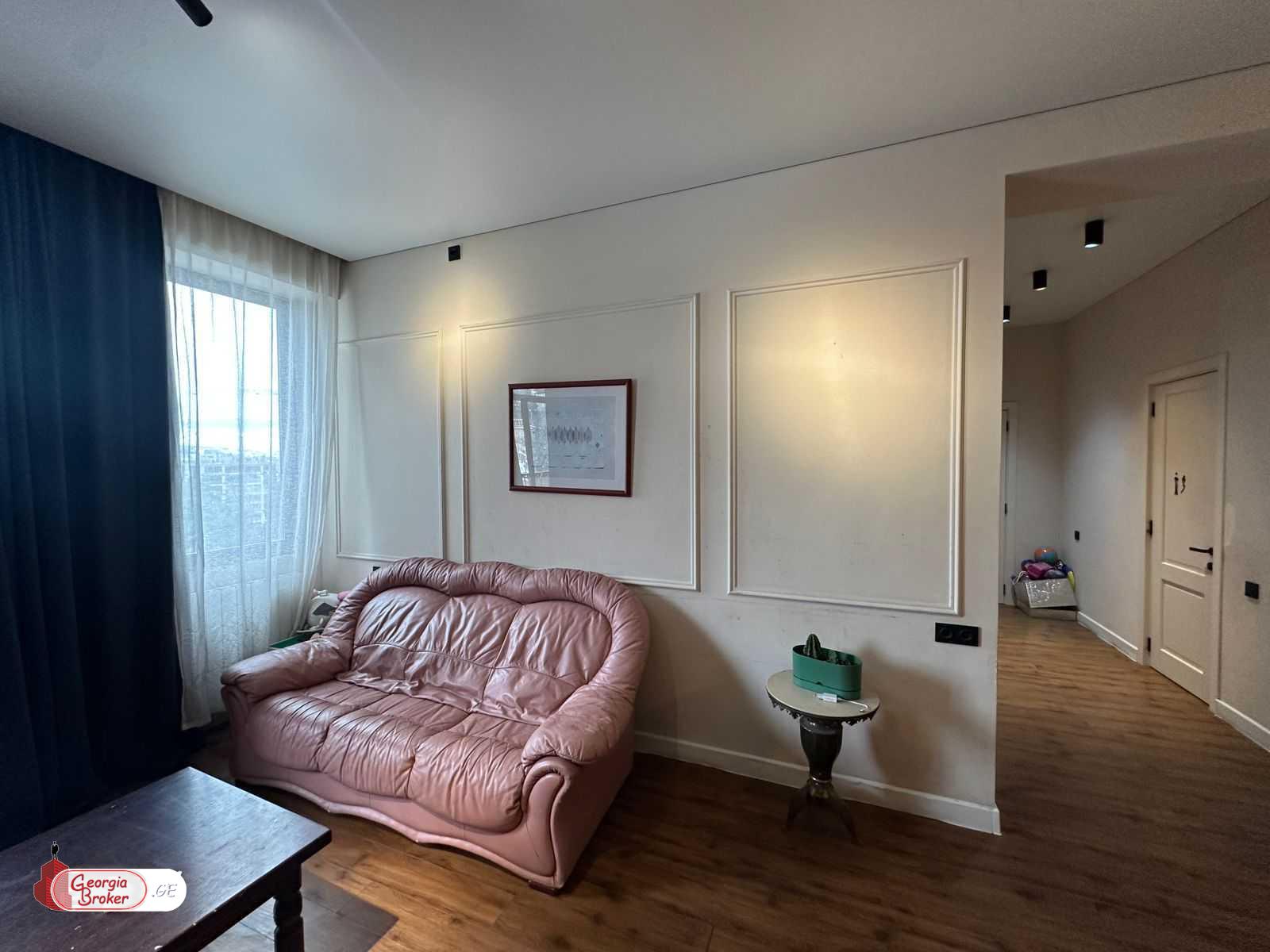 იყიდება ახალი გარემონტებული 4 ოთახიანი ბინა